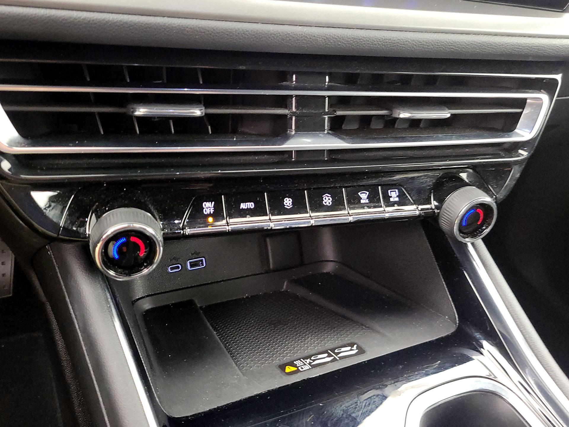 Thumbnail: 2025 Chevrolet Traverse - 17