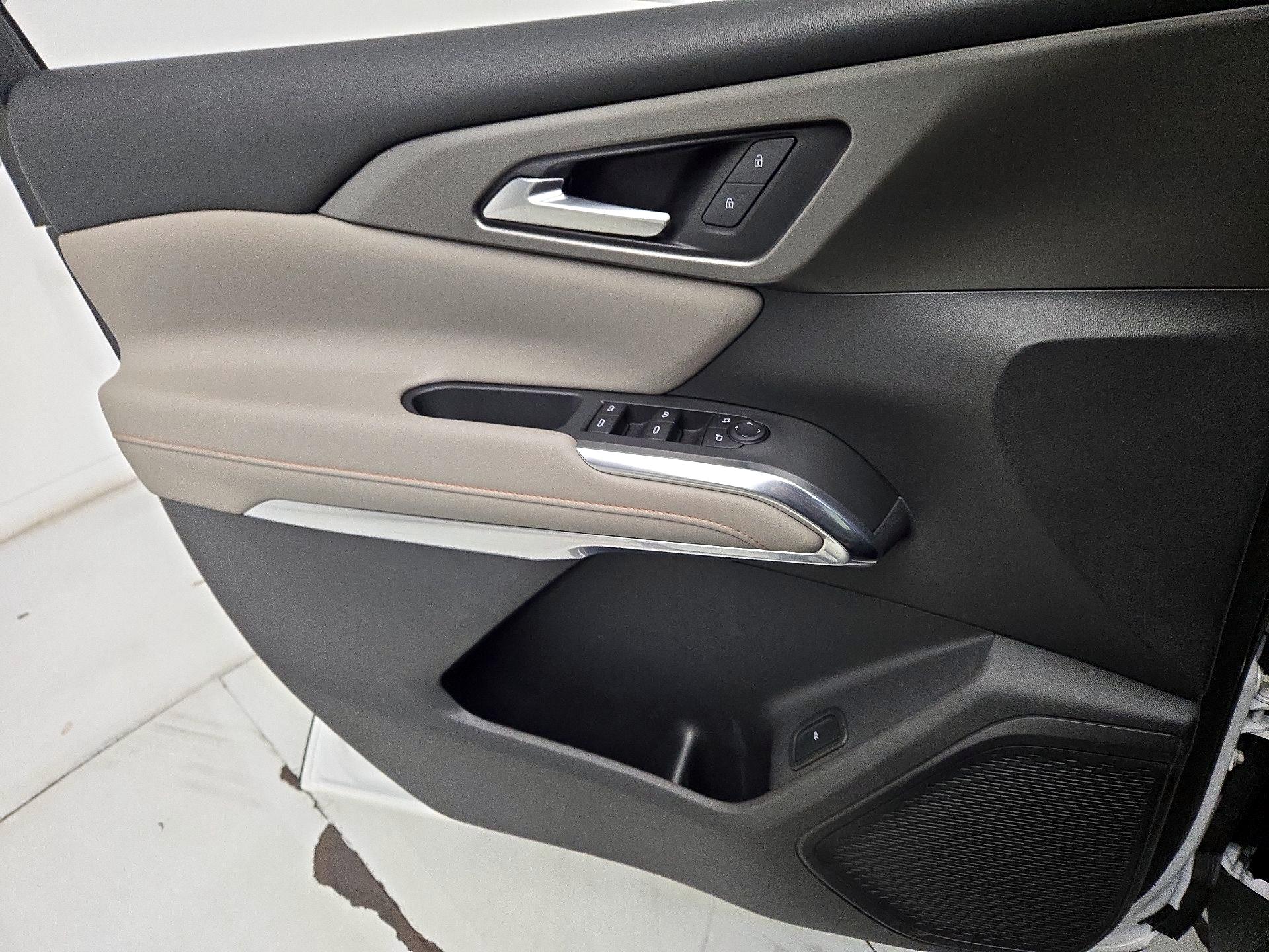 Thumbnail: 2025 Chevrolet Traverse - 12