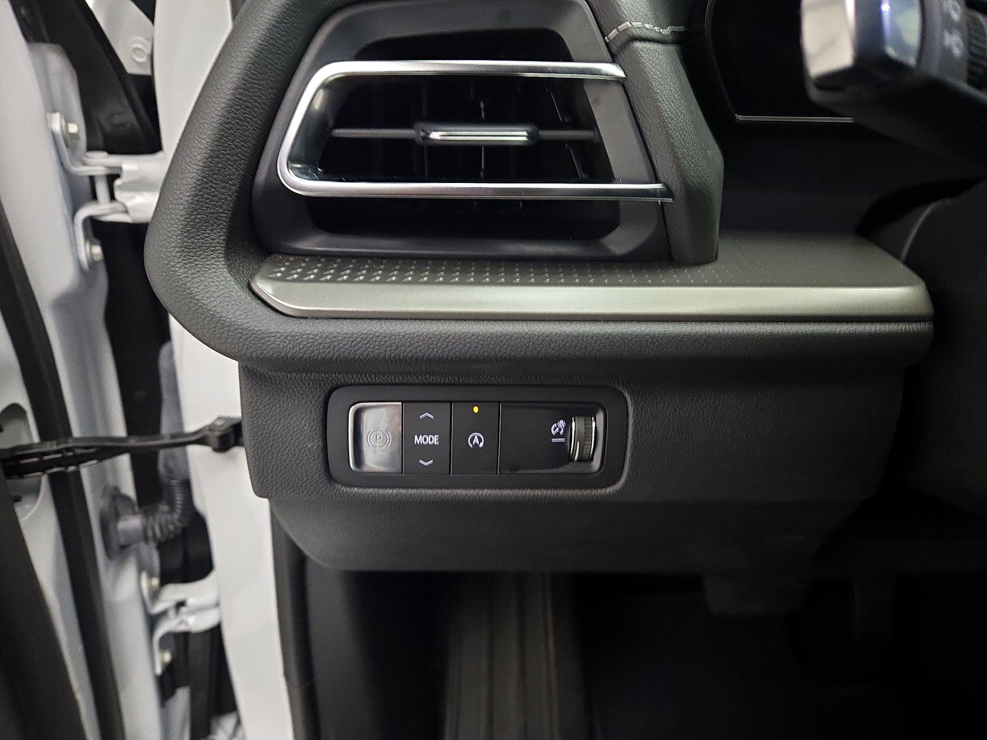 Thumbnail: 2025 Chevrolet Traverse - 13