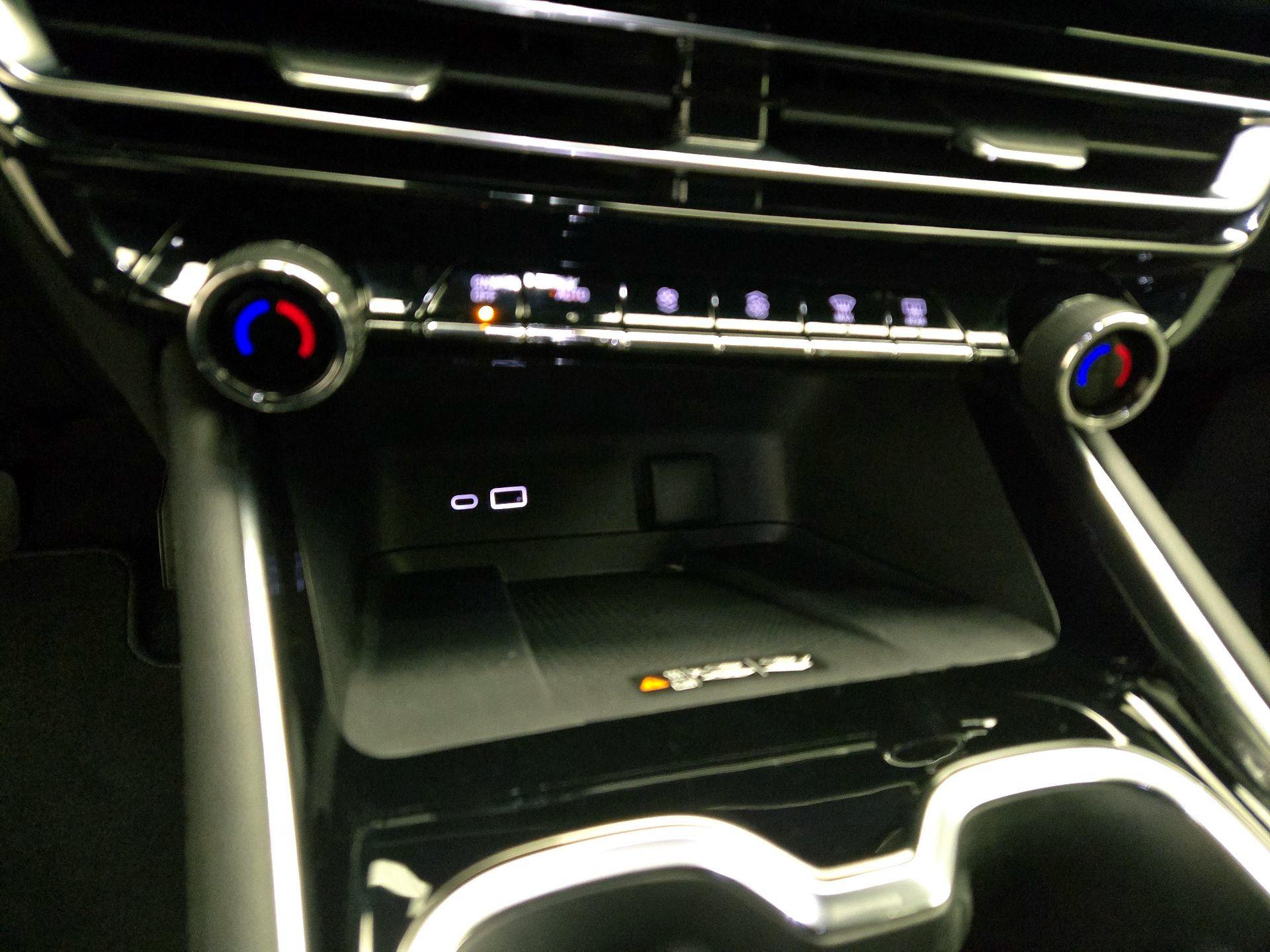 Thumbnail: 2025 Chevrolet Traverse - 18