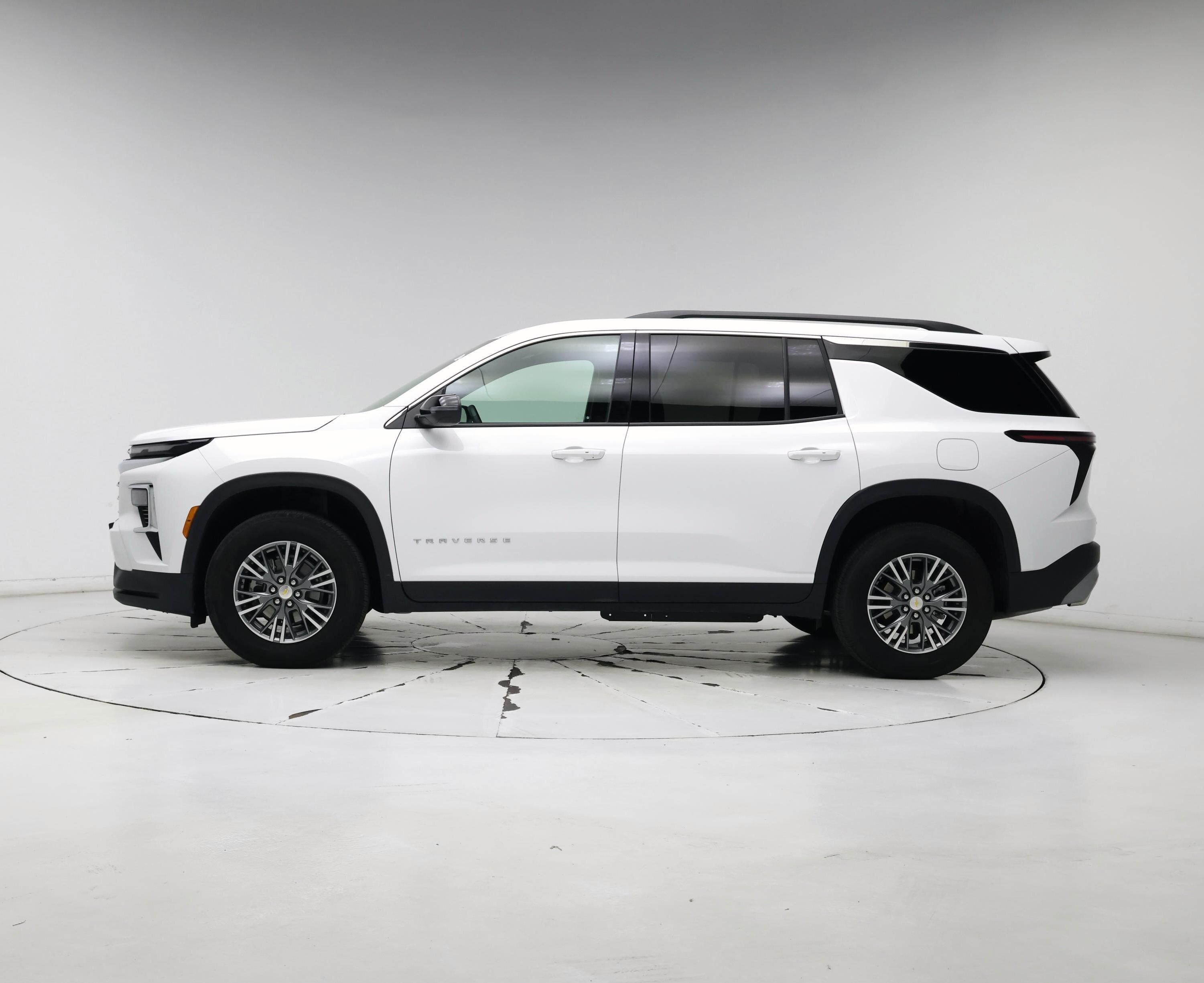 Thumbnail: 2025 Chevrolet Traverse - 3