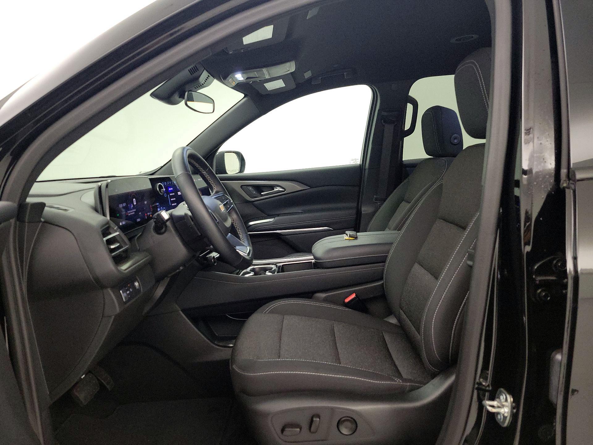 Thumbnail: 2025 Chevrolet Traverse - 11