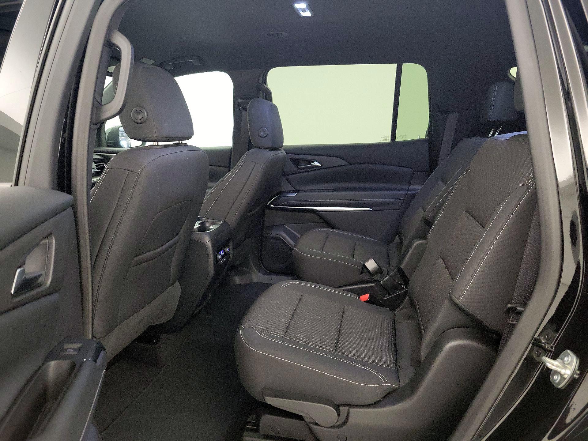 Thumbnail: 2025 Chevrolet Traverse - 18