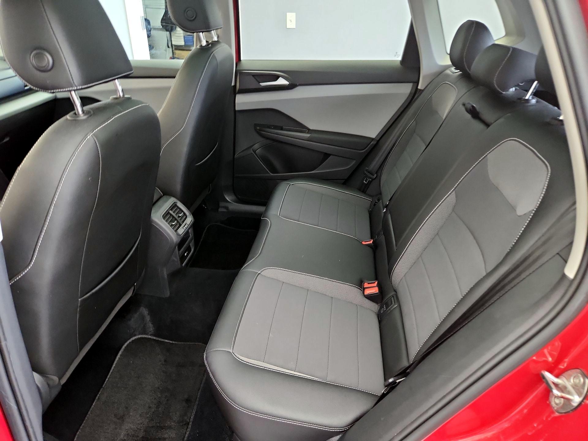 Thumbnail: 2022 Volkswagen Taos - 20