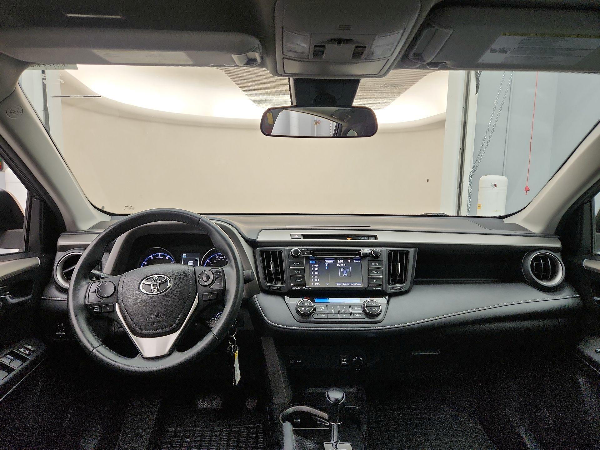 Thumbnail: 2017 Toyota RAV4 - 9