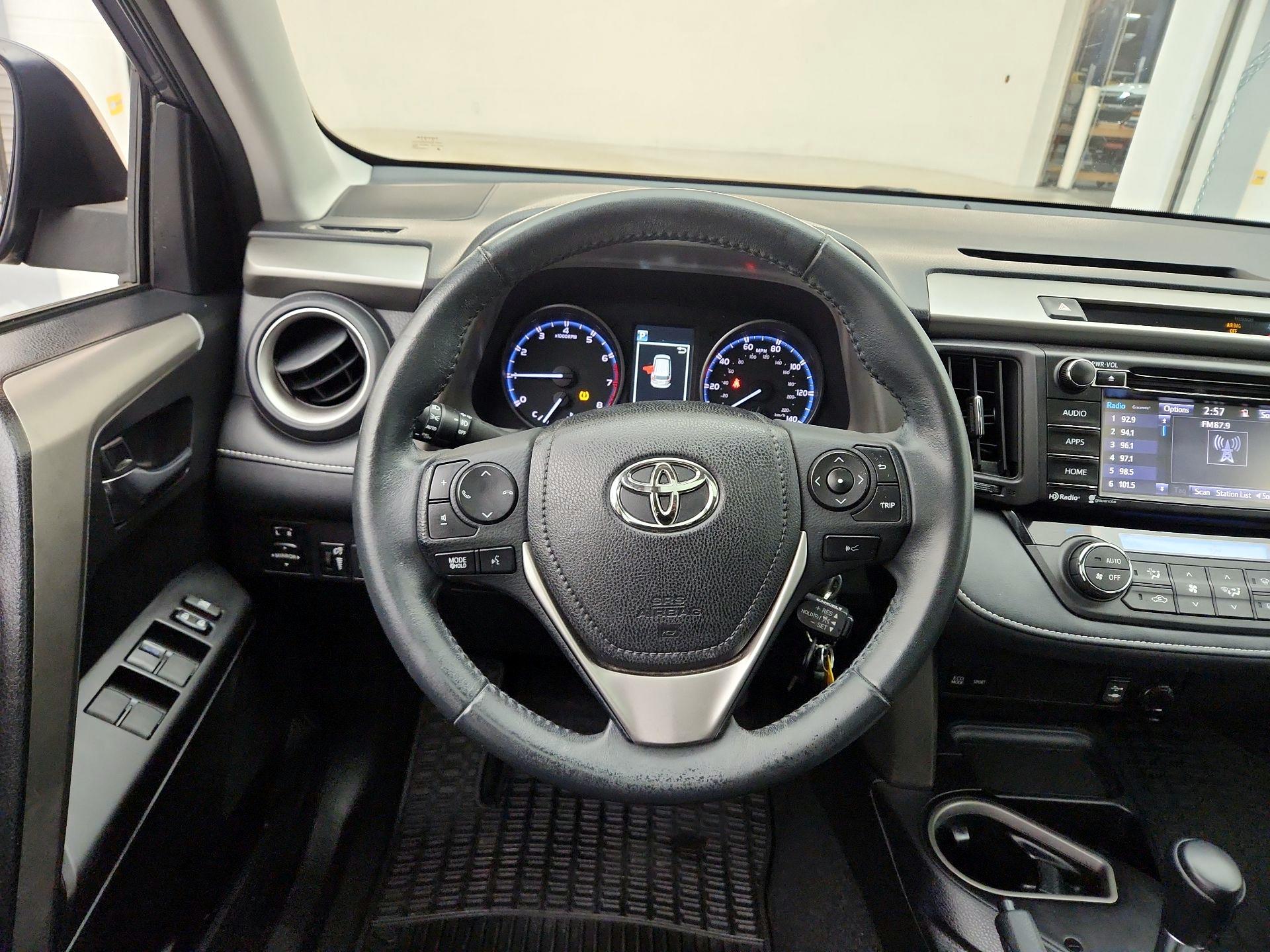 Thumbnail: 2017 Toyota RAV4 - 10