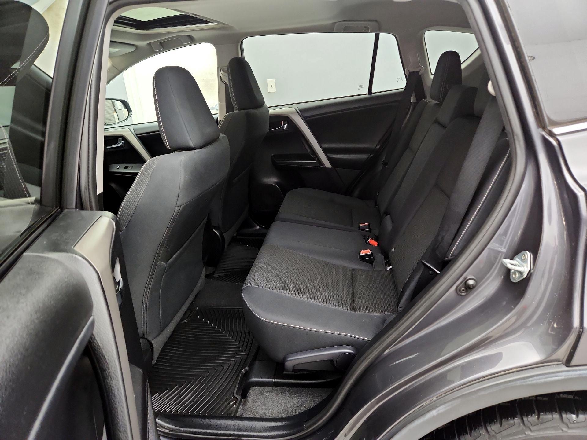 Thumbnail: 2017 Toyota RAV4 - 20