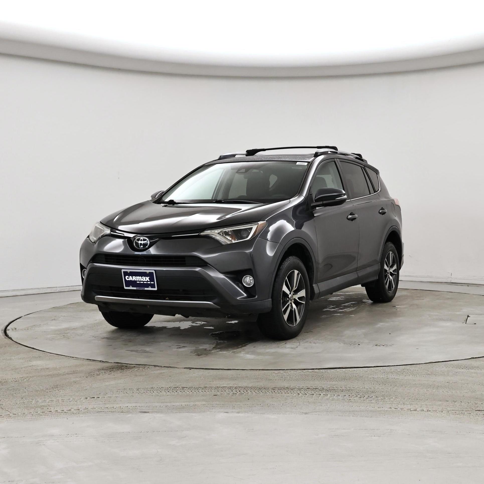 Thumbnail: 2017 Toyota RAV4 - 4