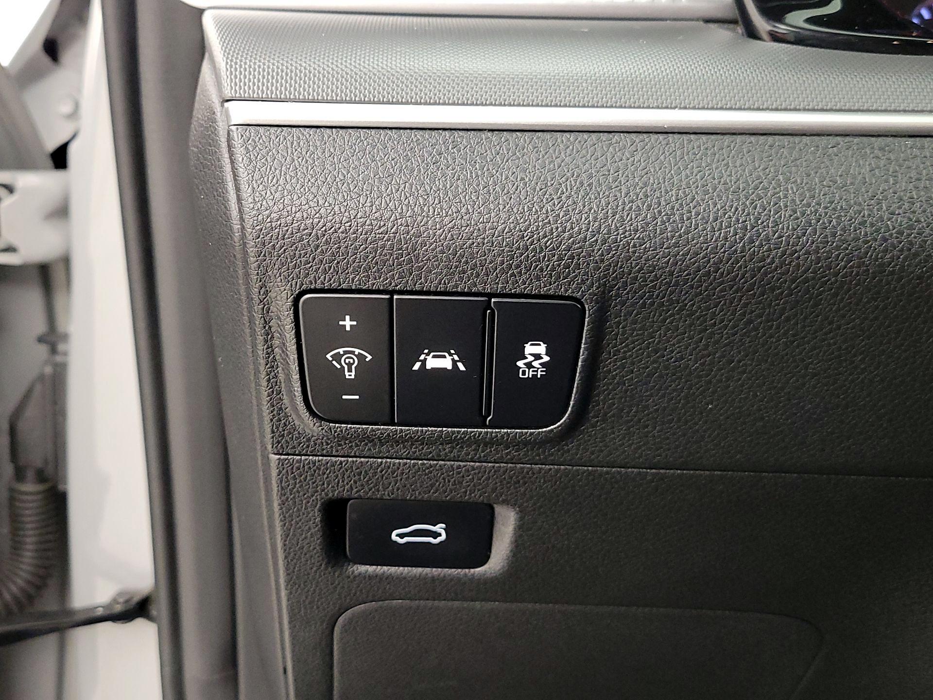 Thumbnail: 2023 Kia K5 - 13