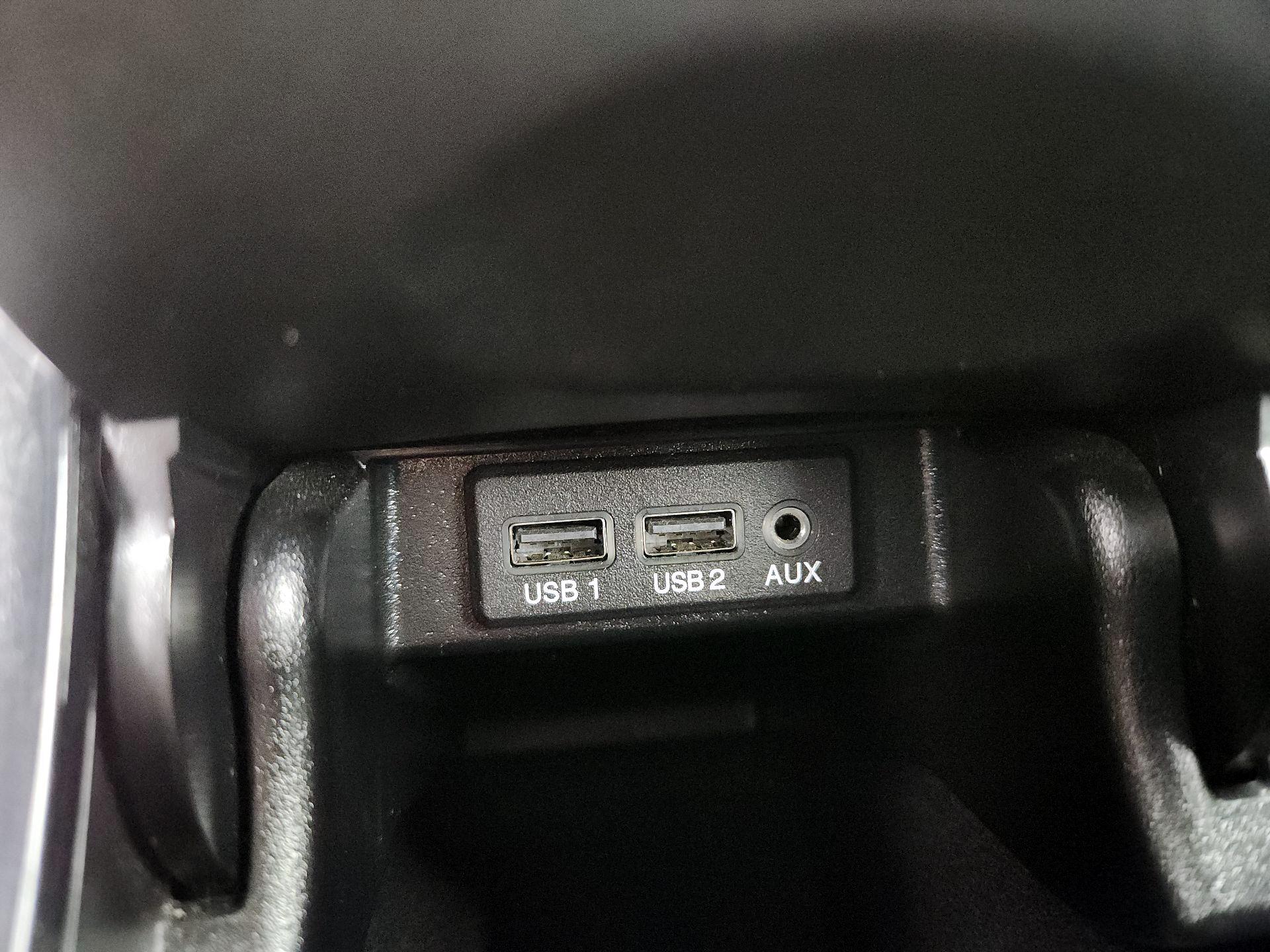 Thumbnail: 2017 Nissan Maxima - 19