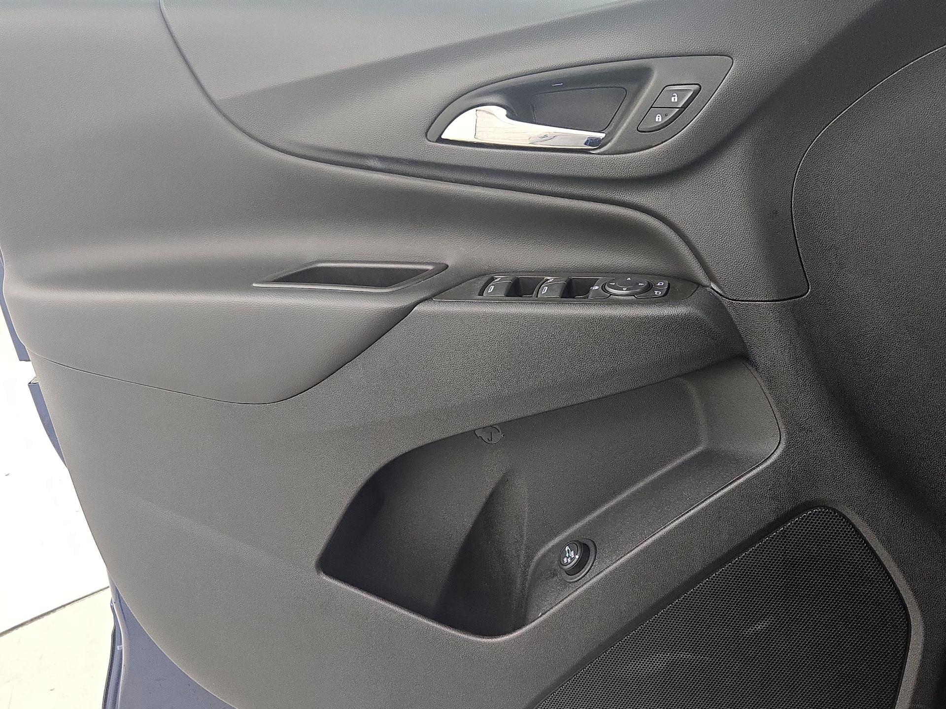 Thumbnail: 2022 Chevrolet Equinox - 12