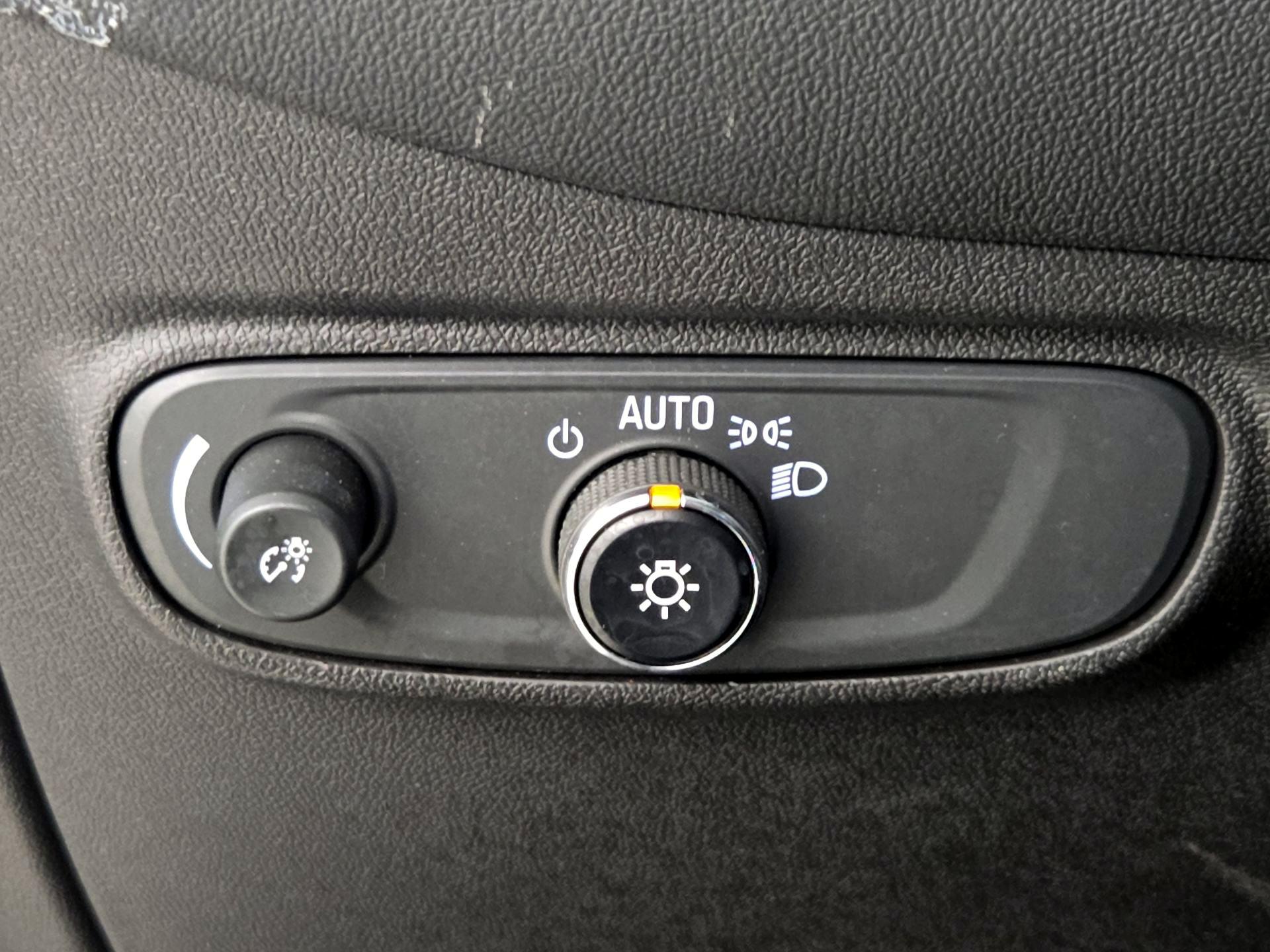 Thumbnail: 2022 Chevrolet Equinox - 13