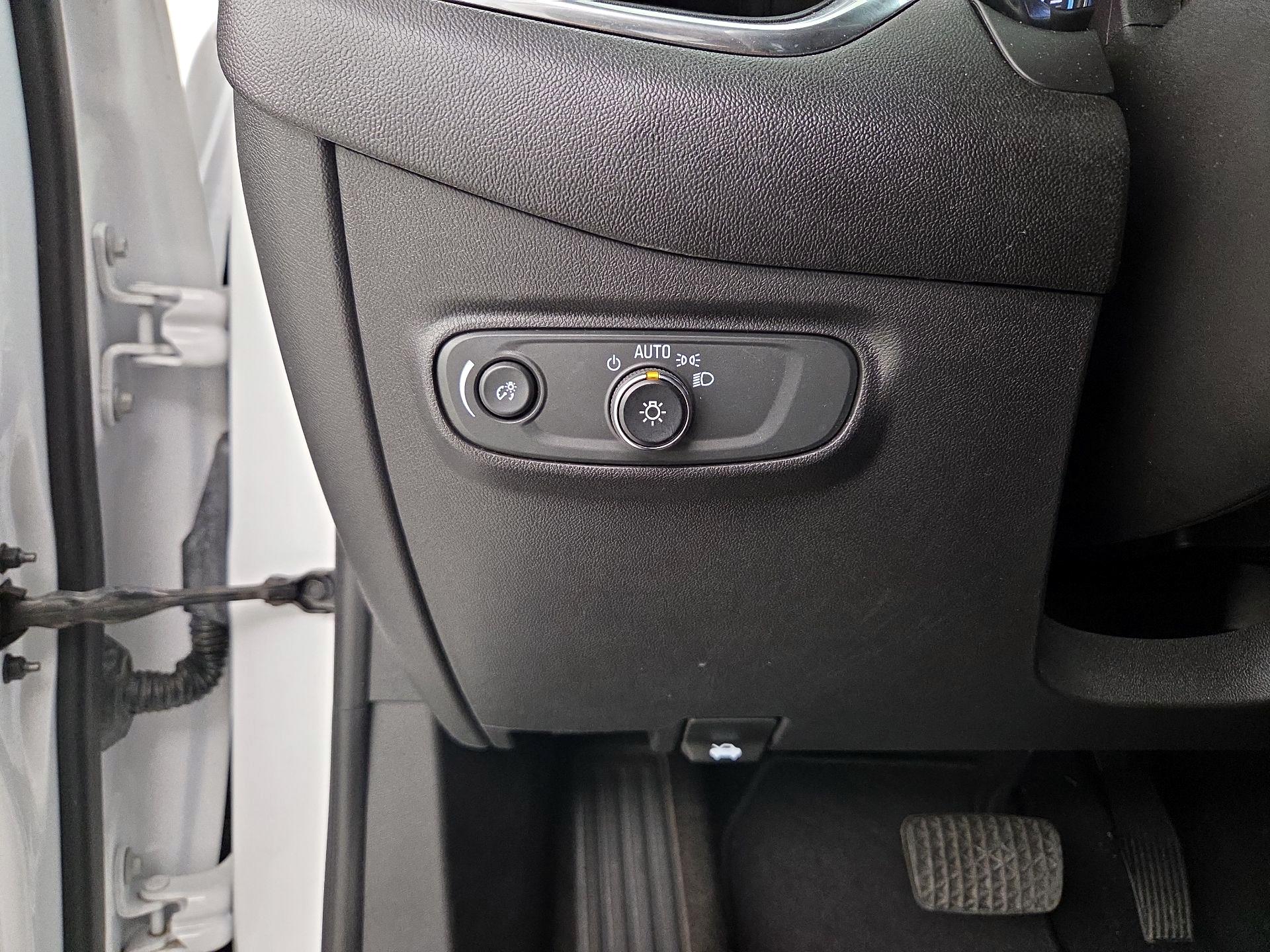 Thumbnail: 2022 Chevrolet Equinox - 13