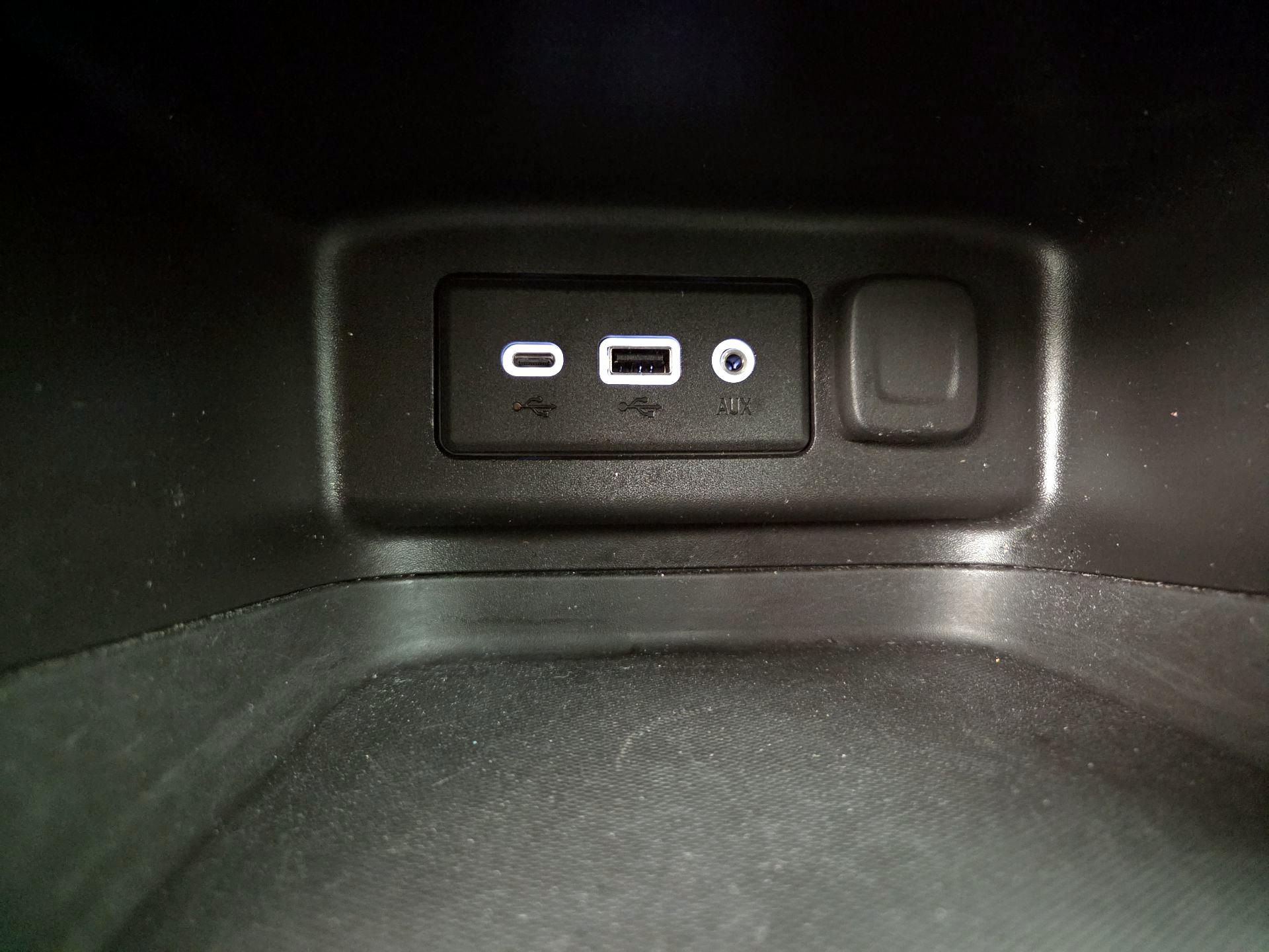 Thumbnail: 2022 Chevrolet Equinox - 18