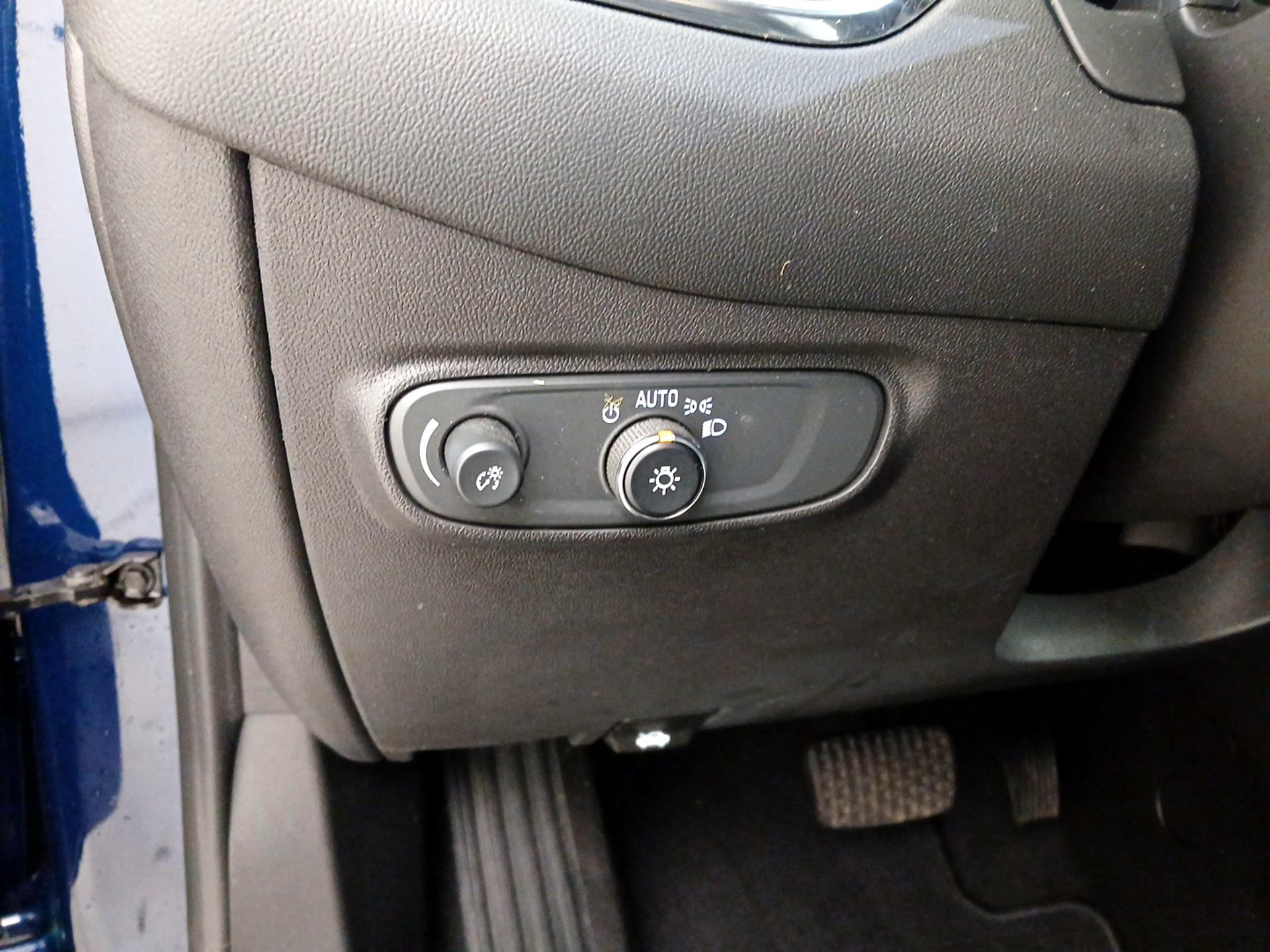 Thumbnail: 2022 Chevrolet Equinox - 13