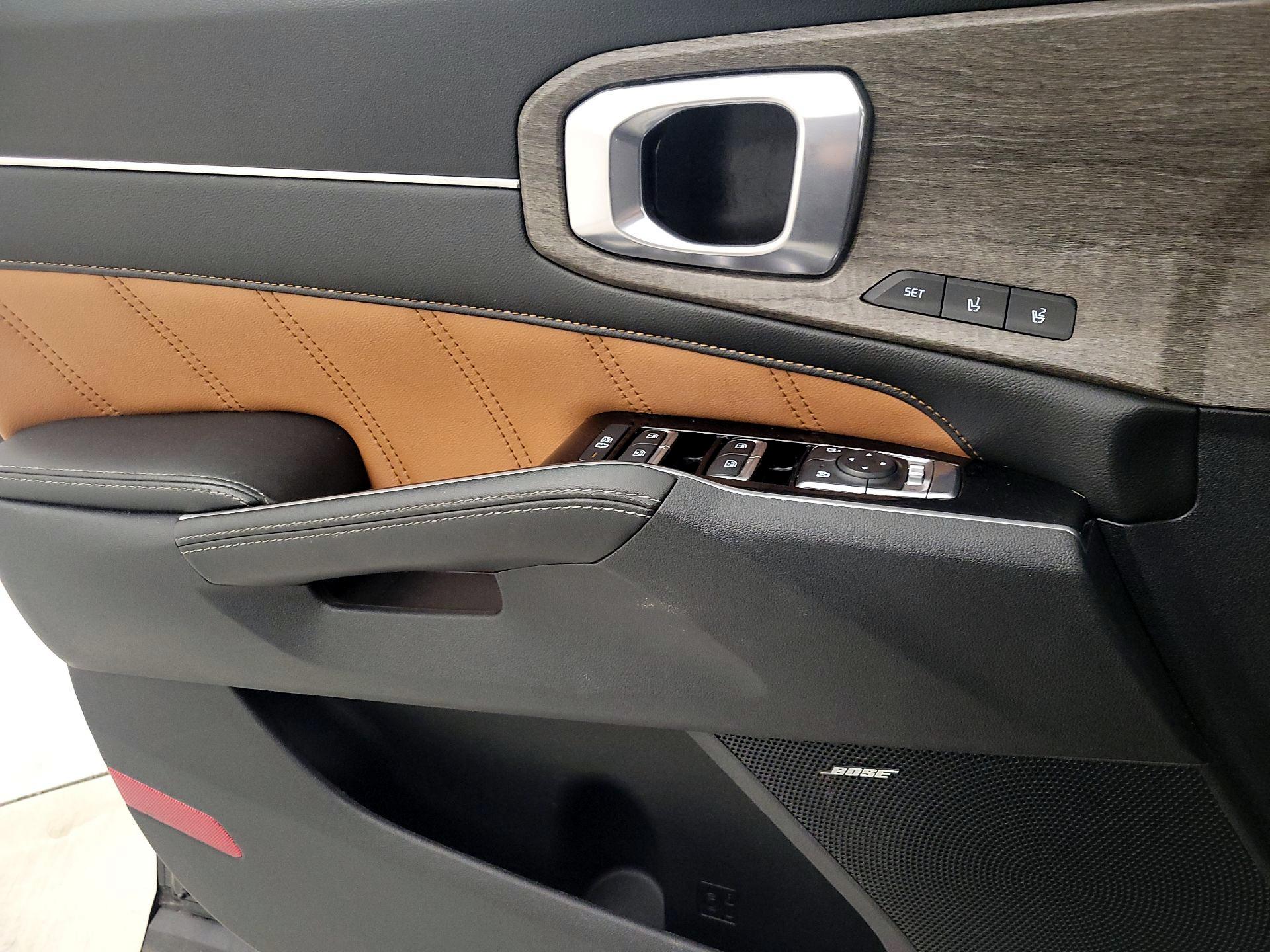 Thumbnail: 2022 Kia Sorento - 12