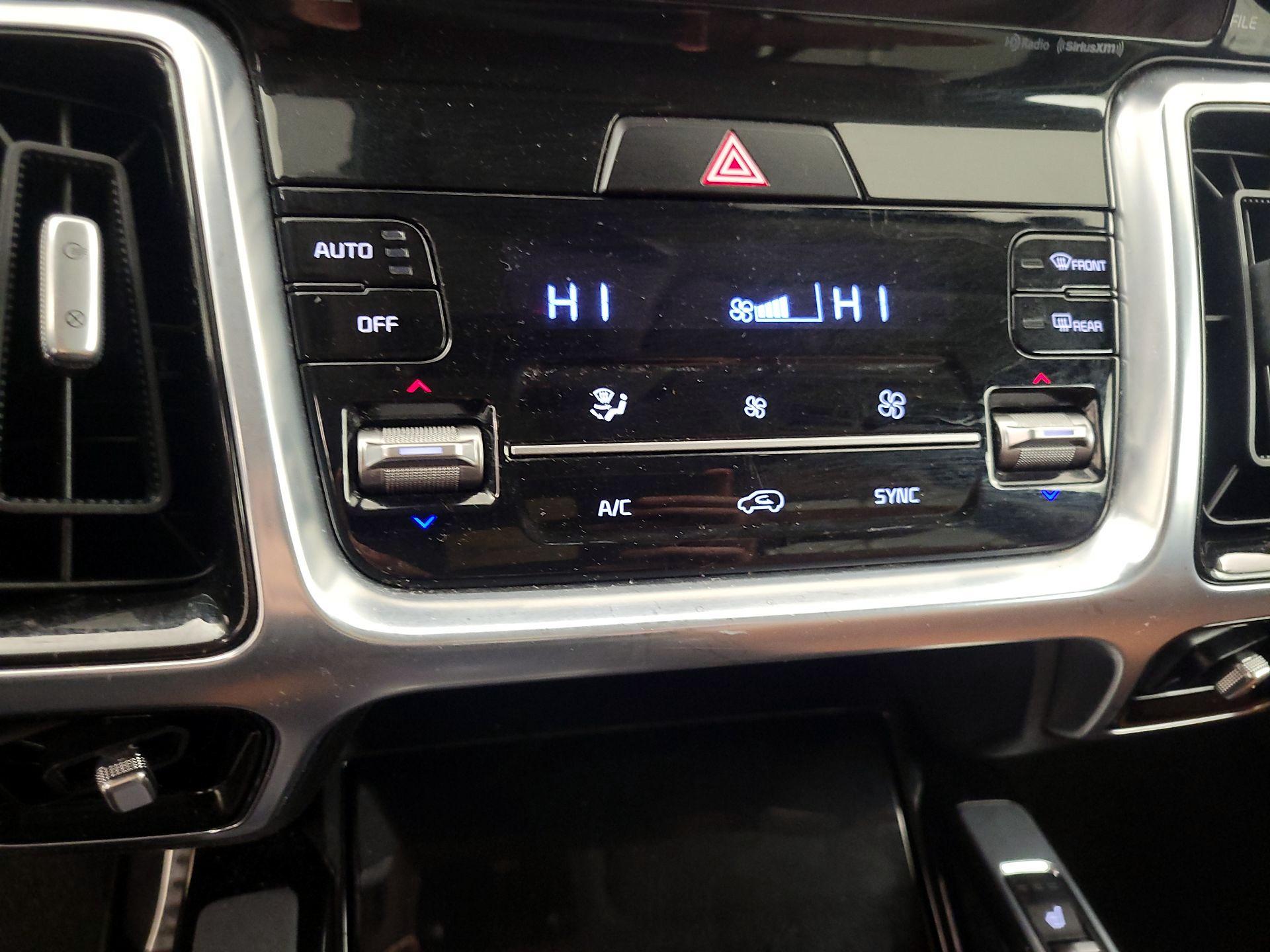 Thumbnail: 2022 Kia Sorento - 16