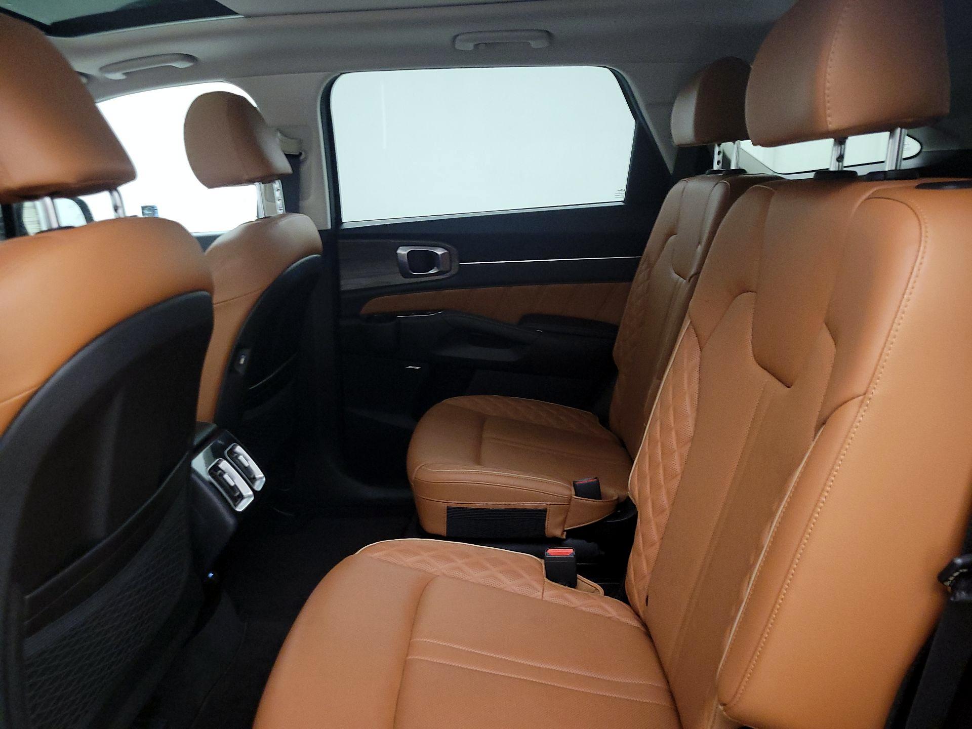 Thumbnail: 2022 Kia Sorento - 19