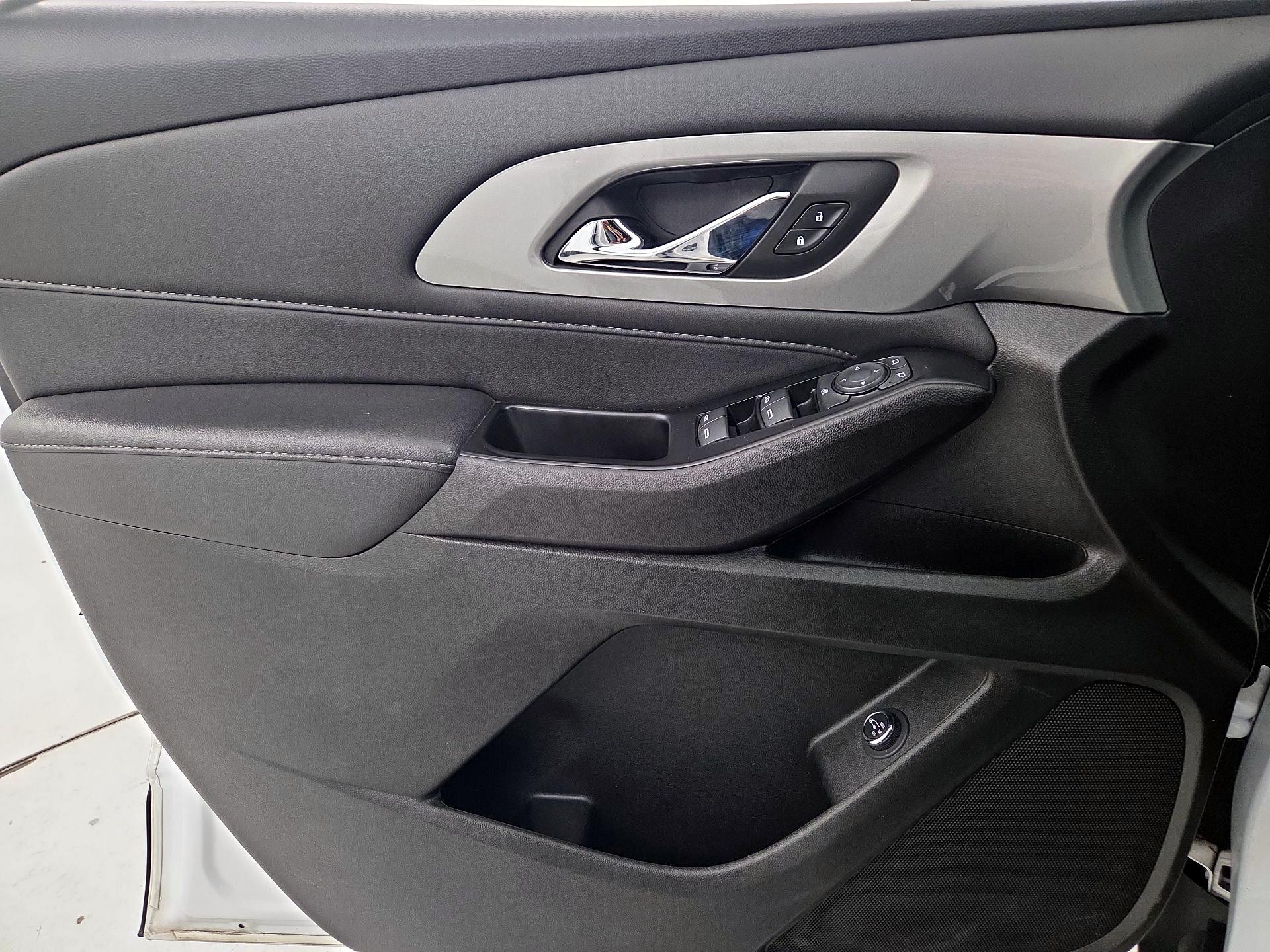 Thumbnail: 2023 Chevrolet Traverse - 12