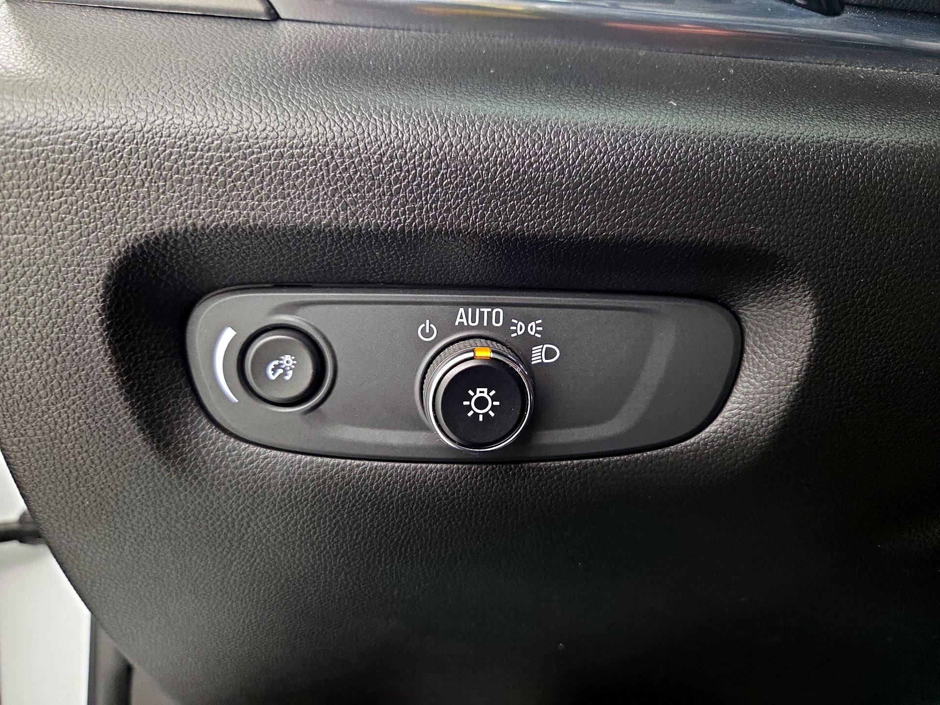 Thumbnail: 2023 Chevrolet Traverse - 13