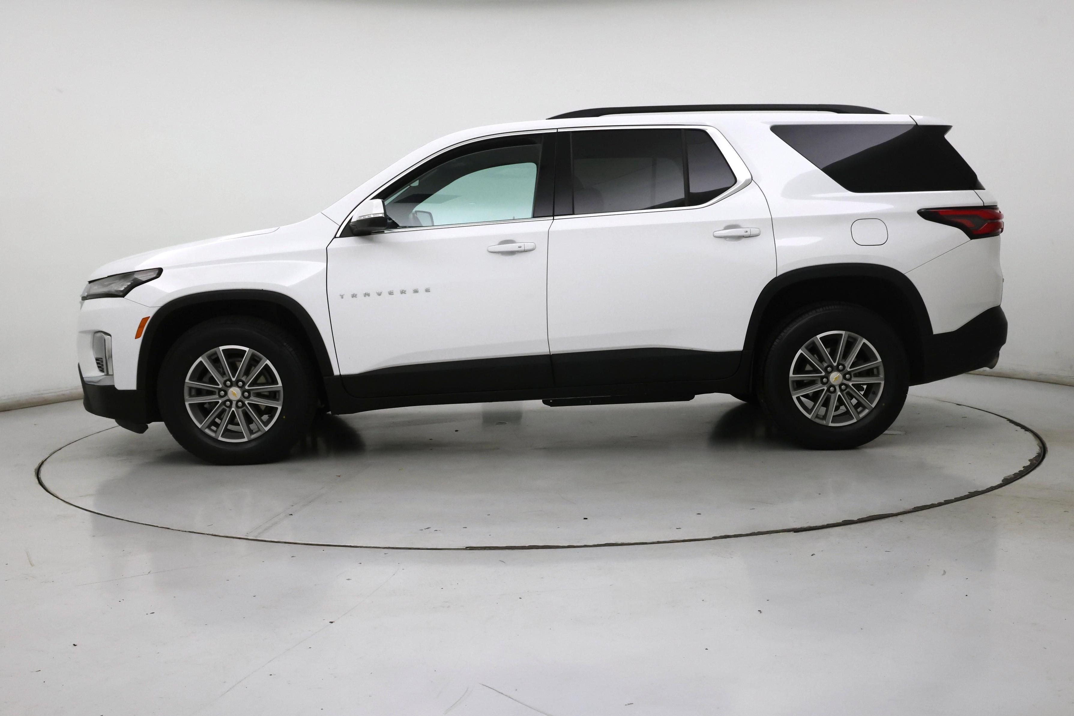 Thumbnail: 2023 Chevrolet Traverse - 3