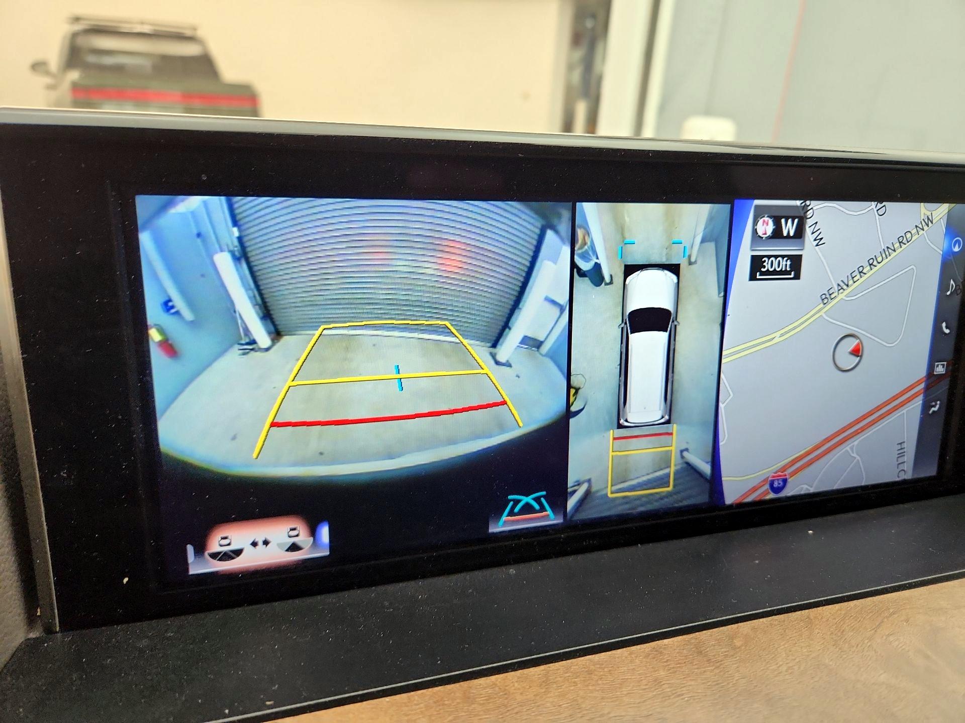 Thumbnail: 2021 Lexus LX - 15