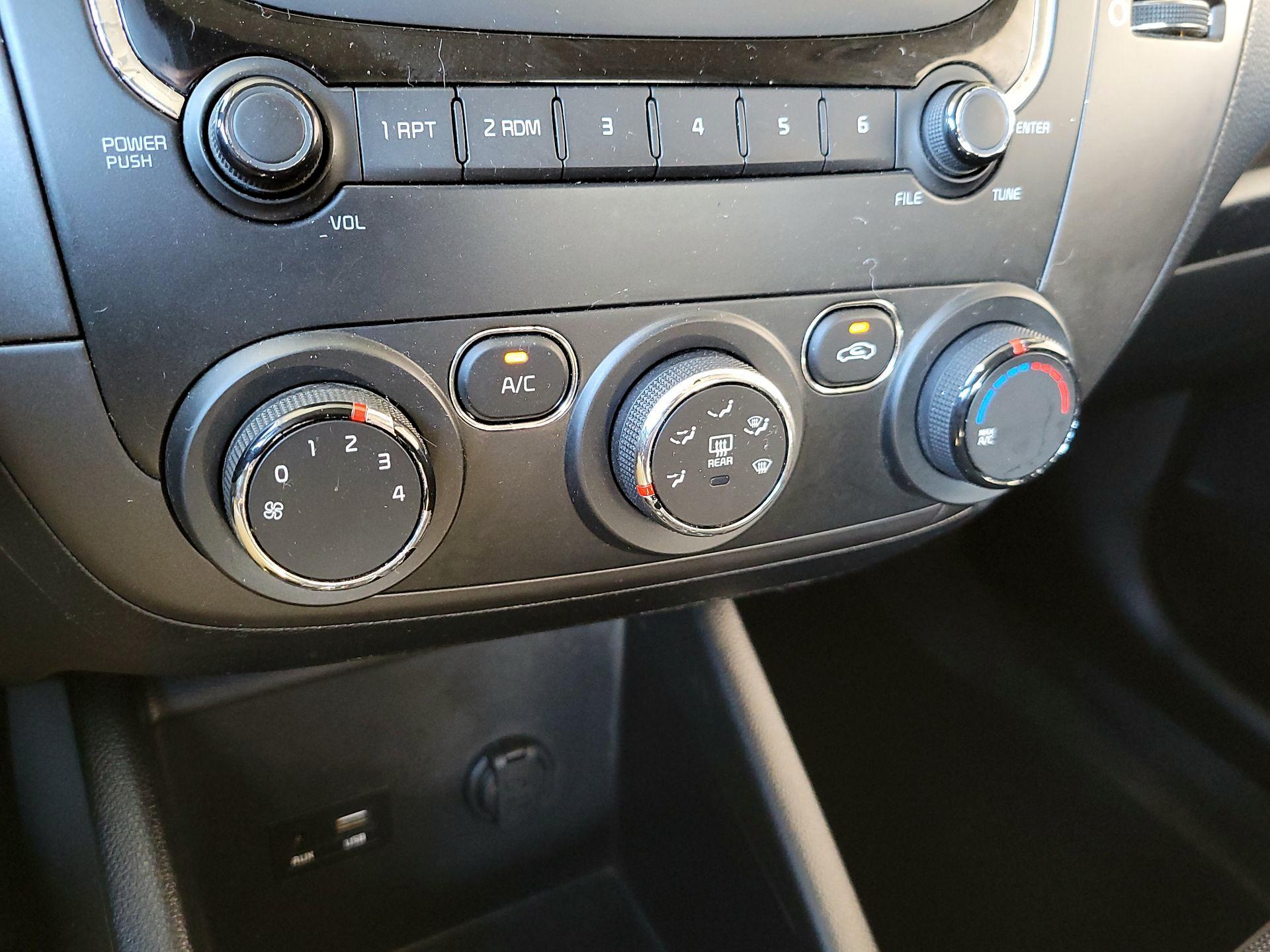 Thumbnail: 2018 Kia Forte - 15