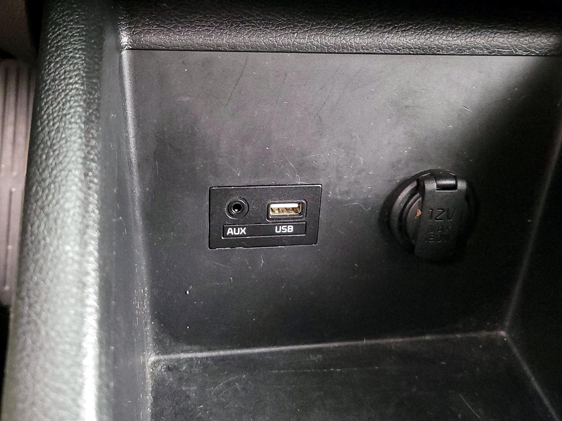 Thumbnail: 2018 Kia Forte - 17