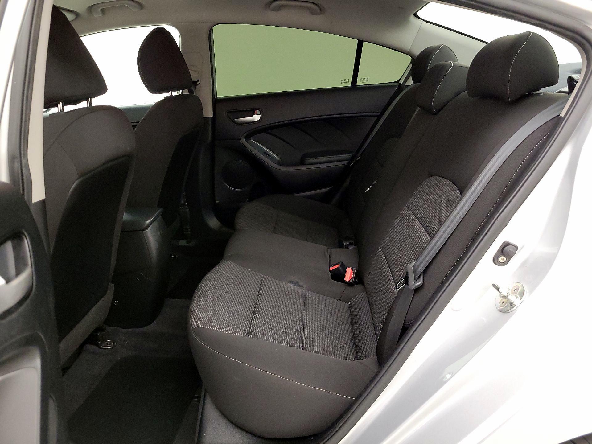 Thumbnail: 2018 Kia Forte - 18