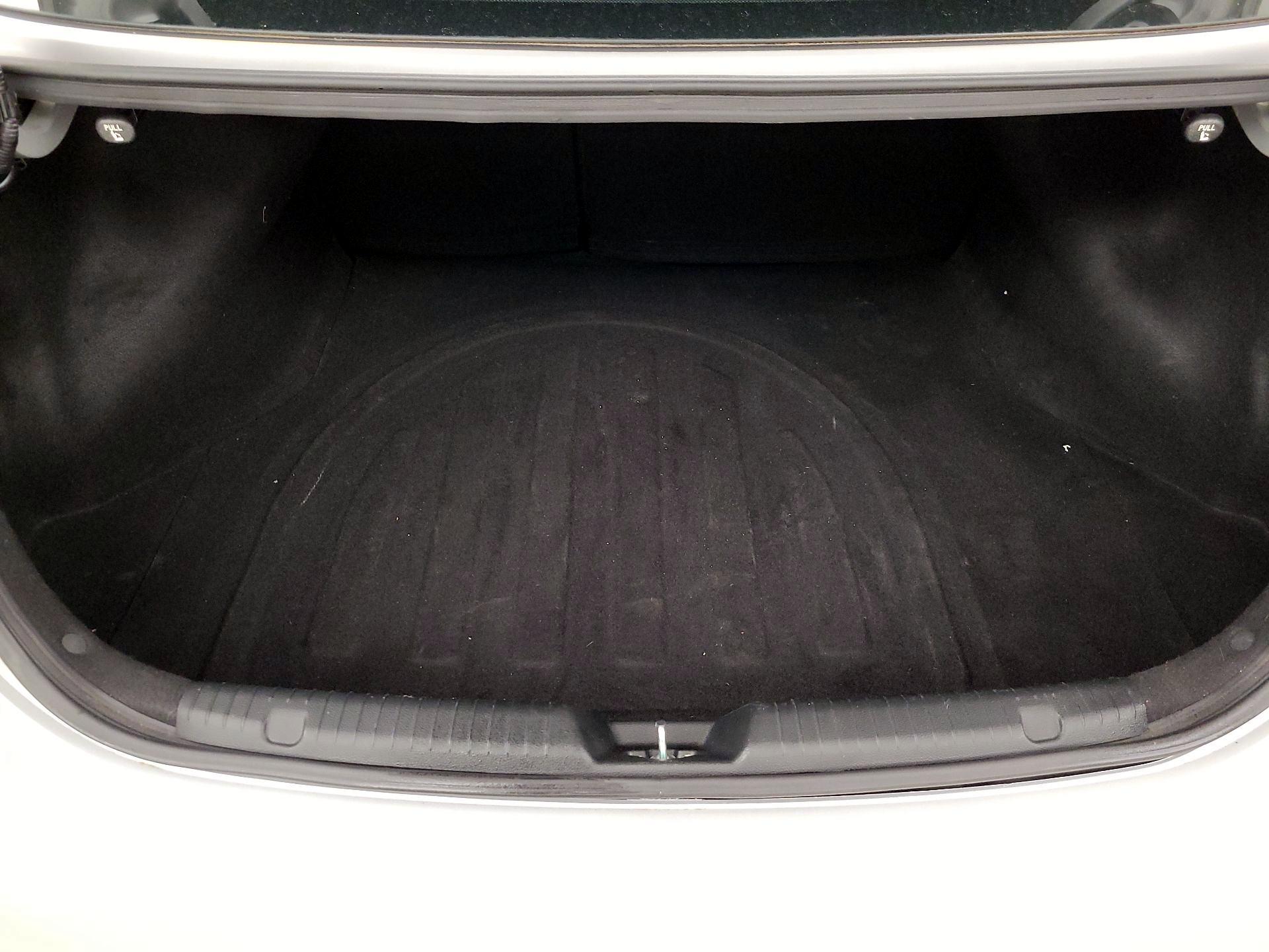 Thumbnail: 2018 Kia Forte - 19