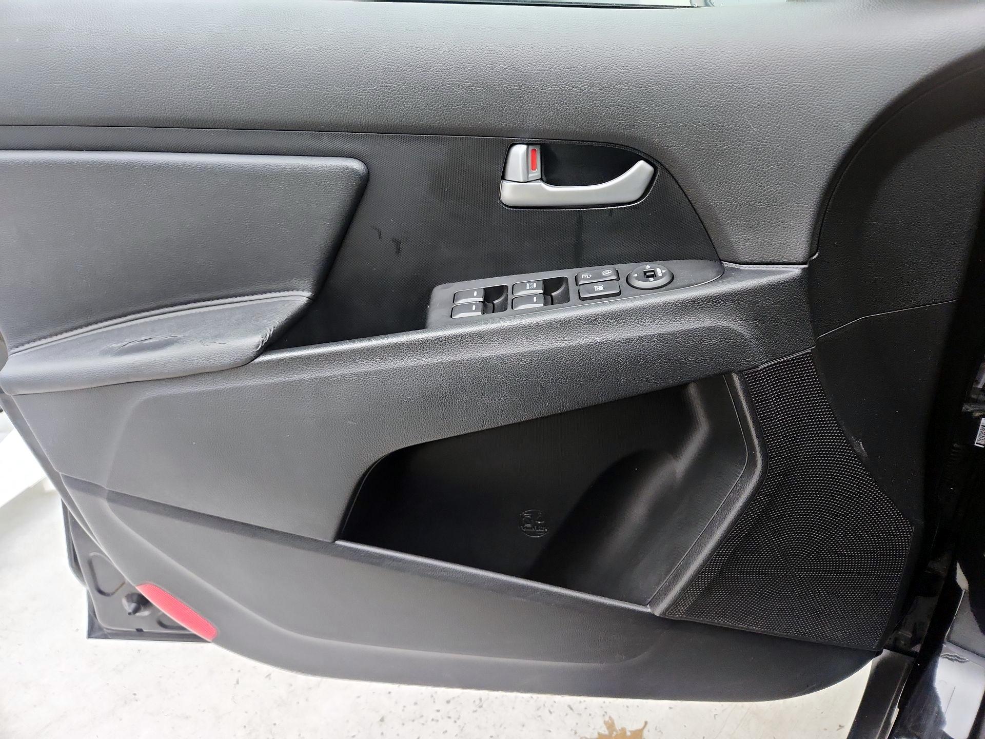 Thumbnail: 2016 Kia Sportage - 12