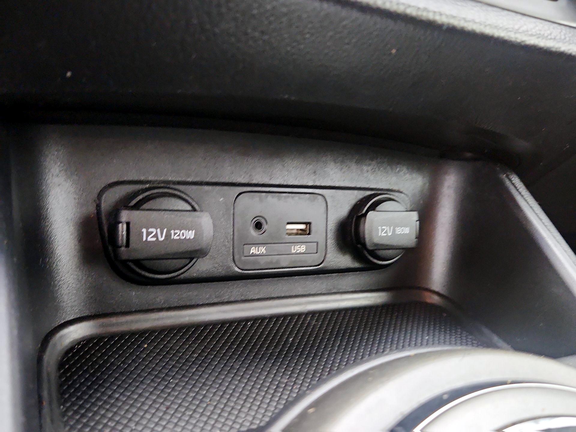 Thumbnail: 2016 Kia Sportage - 17