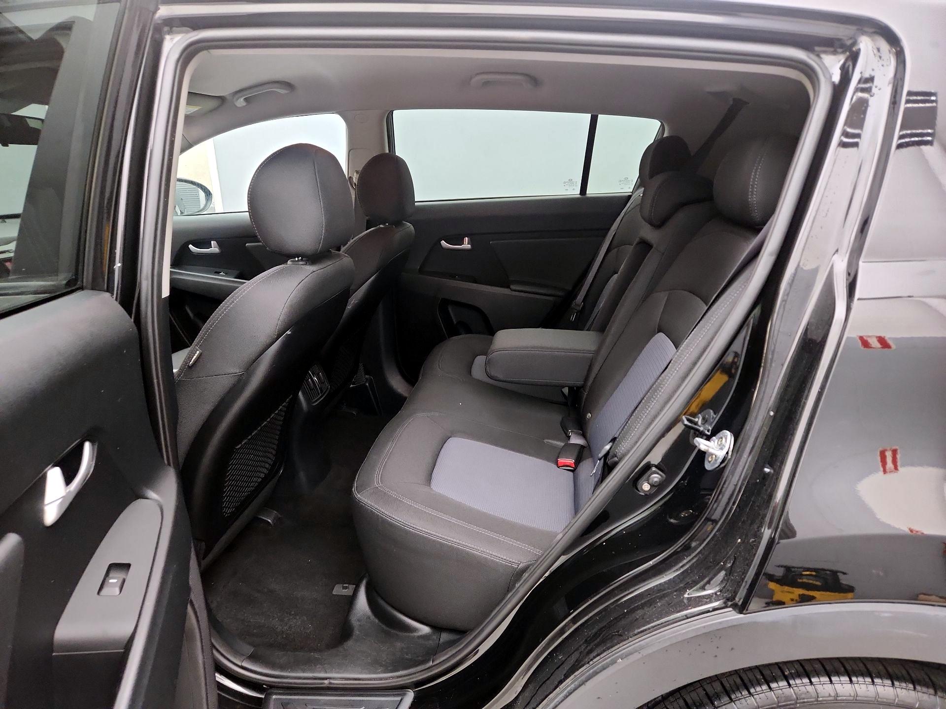 Thumbnail: 2016 Kia Sportage - 18