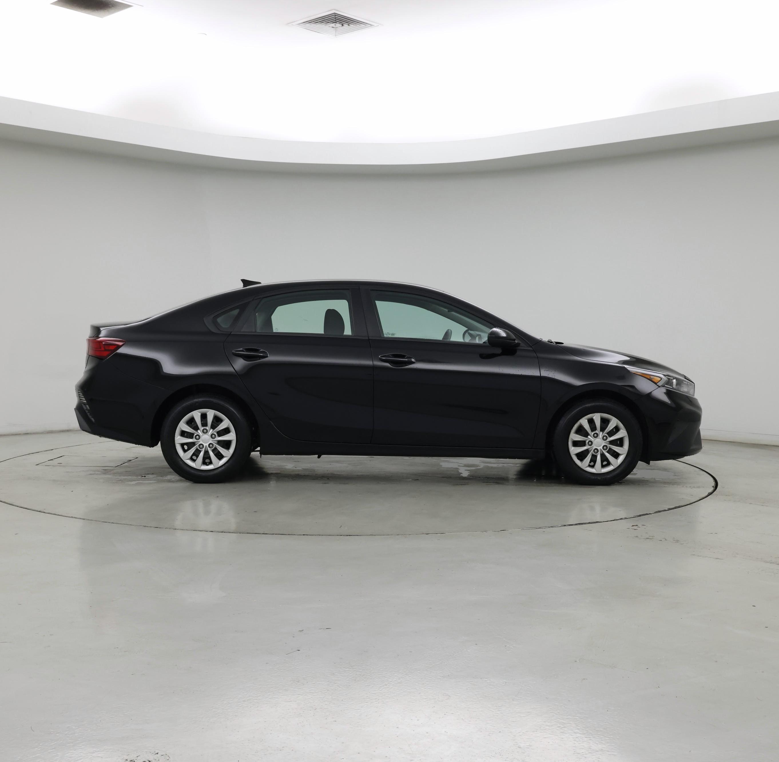 Thumbnail: 2024 Kia Forte - 7