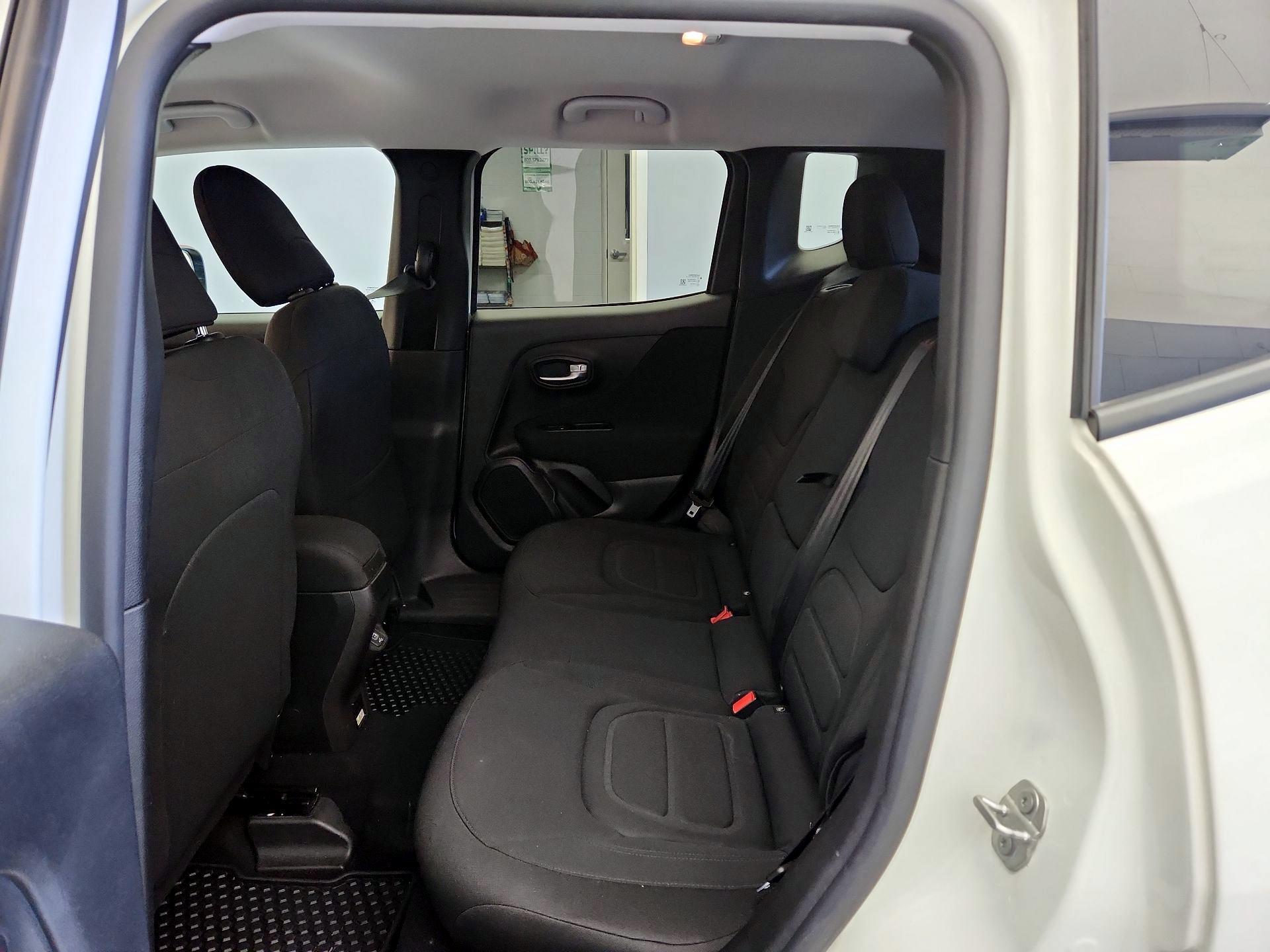 Thumbnail: 2020 Jeep Renegade - 19