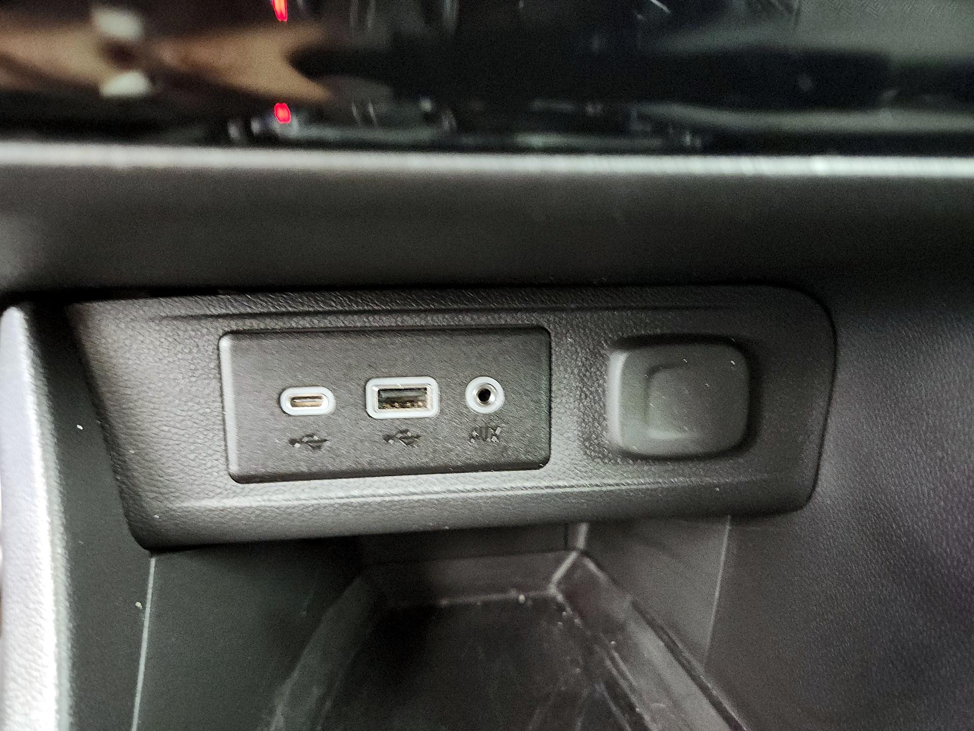 Thumbnail: 2023 Buick Encore GX - 18