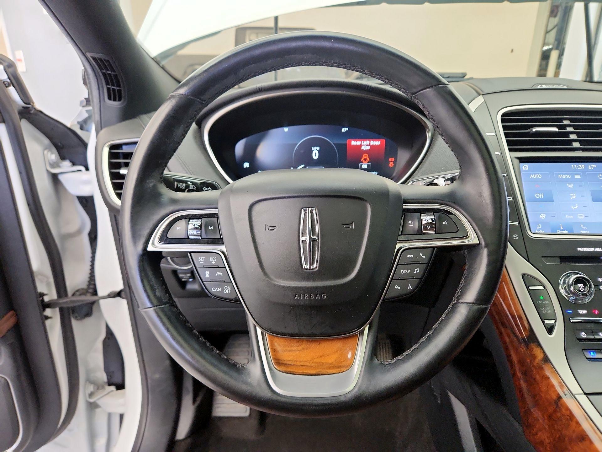 Thumbnail: 2020 Lincoln Nautilus - 10