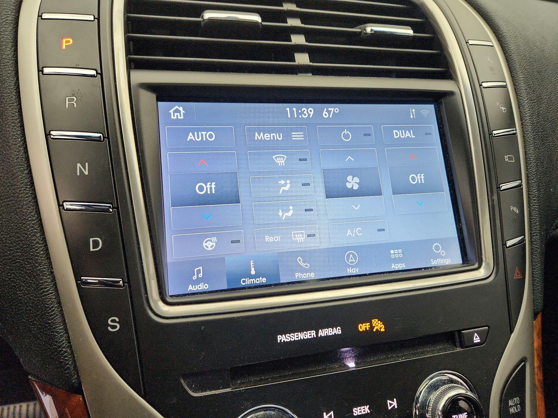 Thumbnail: 2020 Lincoln Nautilus - 17