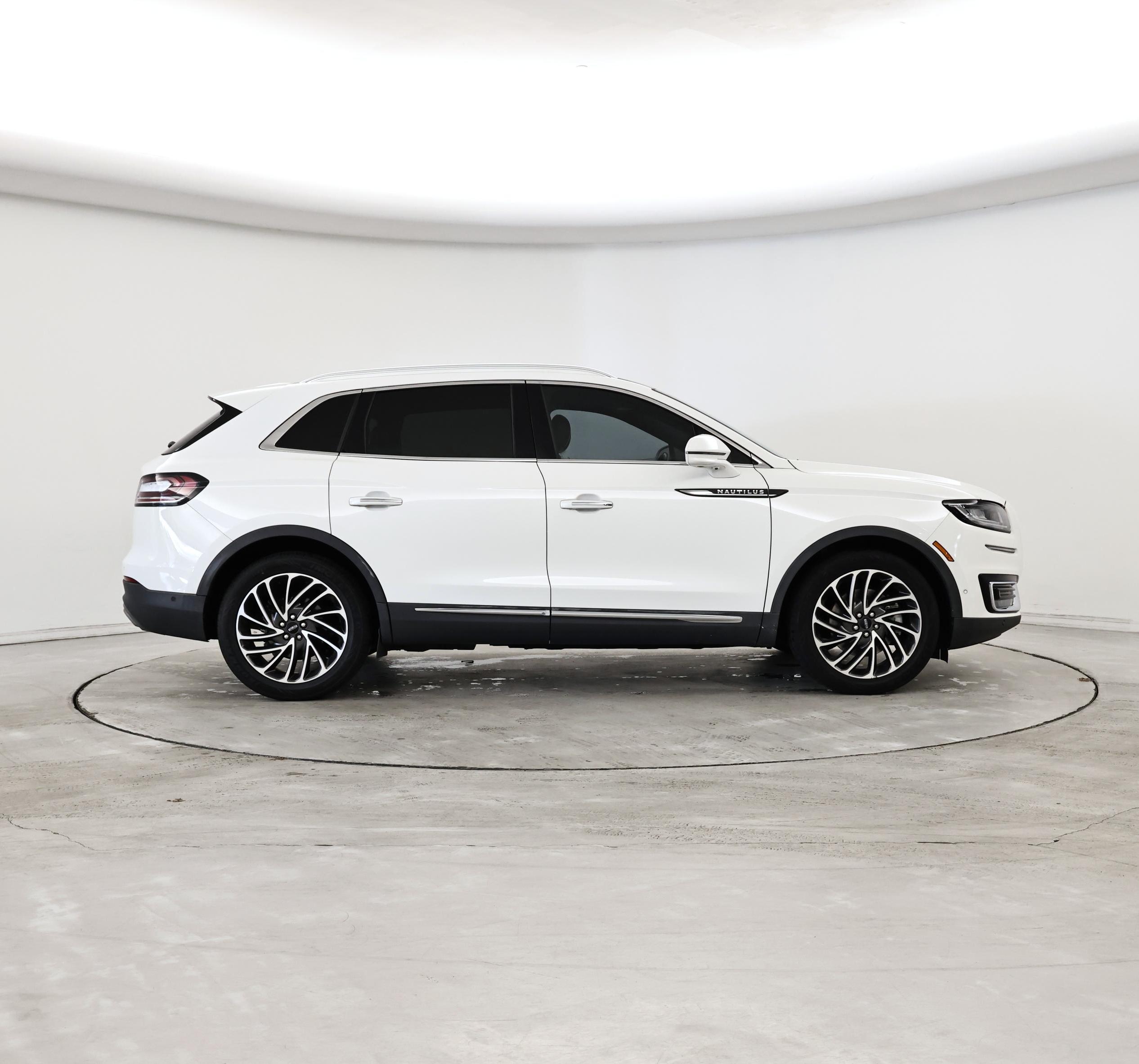 Thumbnail: 2020 Lincoln Nautilus - 7