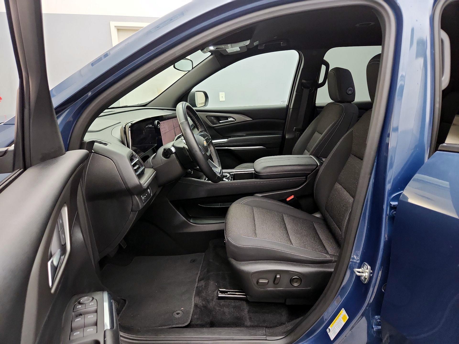 Thumbnail: 2025 Chevrolet Traverse - 11