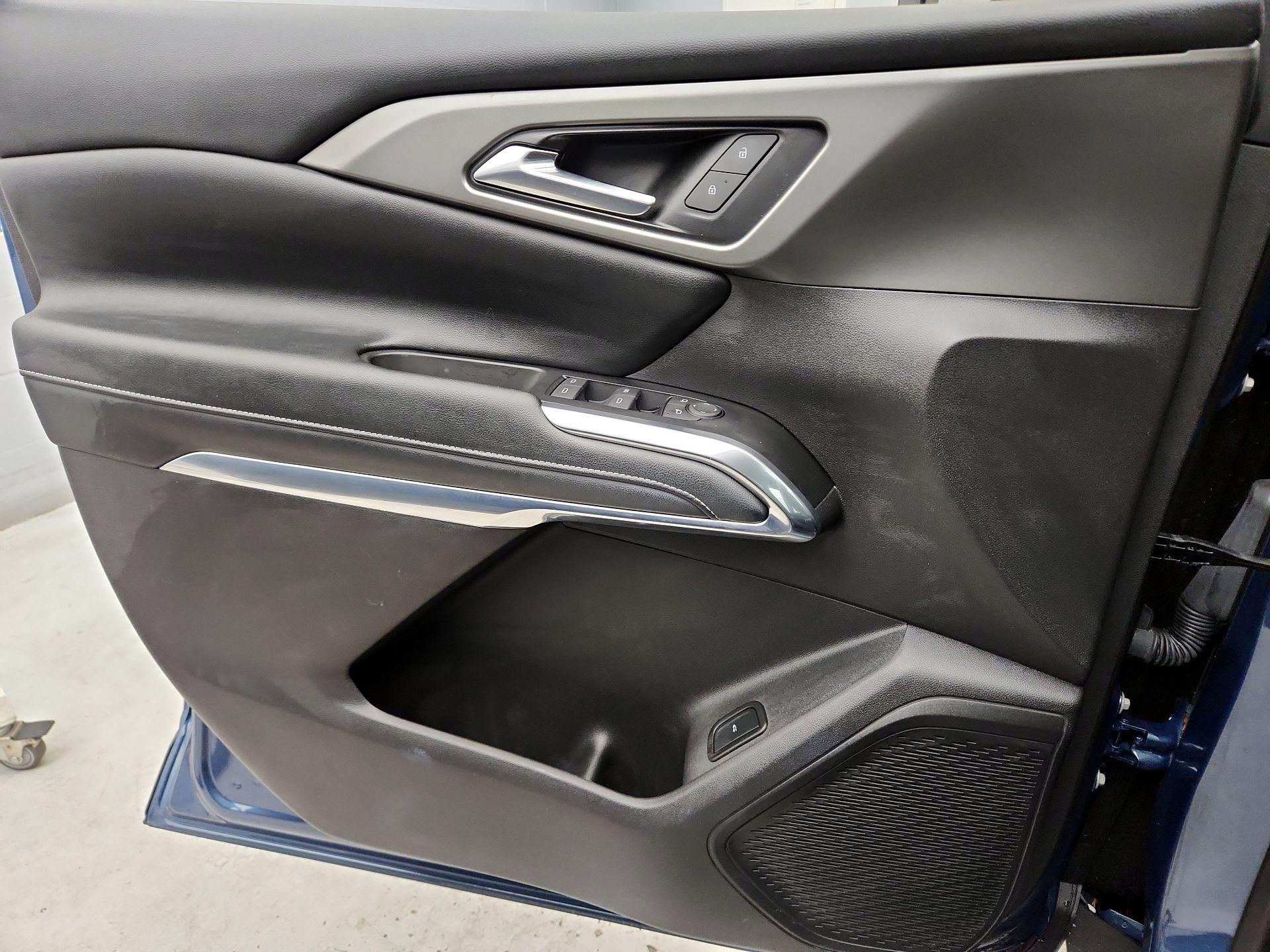 Thumbnail: 2025 Chevrolet Traverse - 12