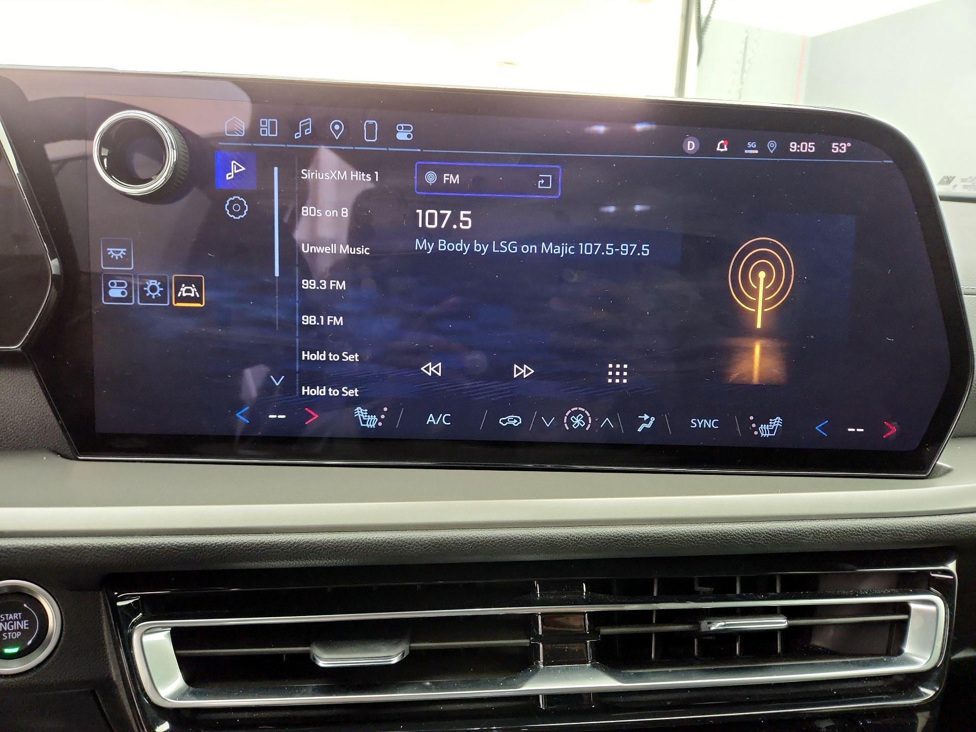 Thumbnail: 2025 Chevrolet Traverse - 16