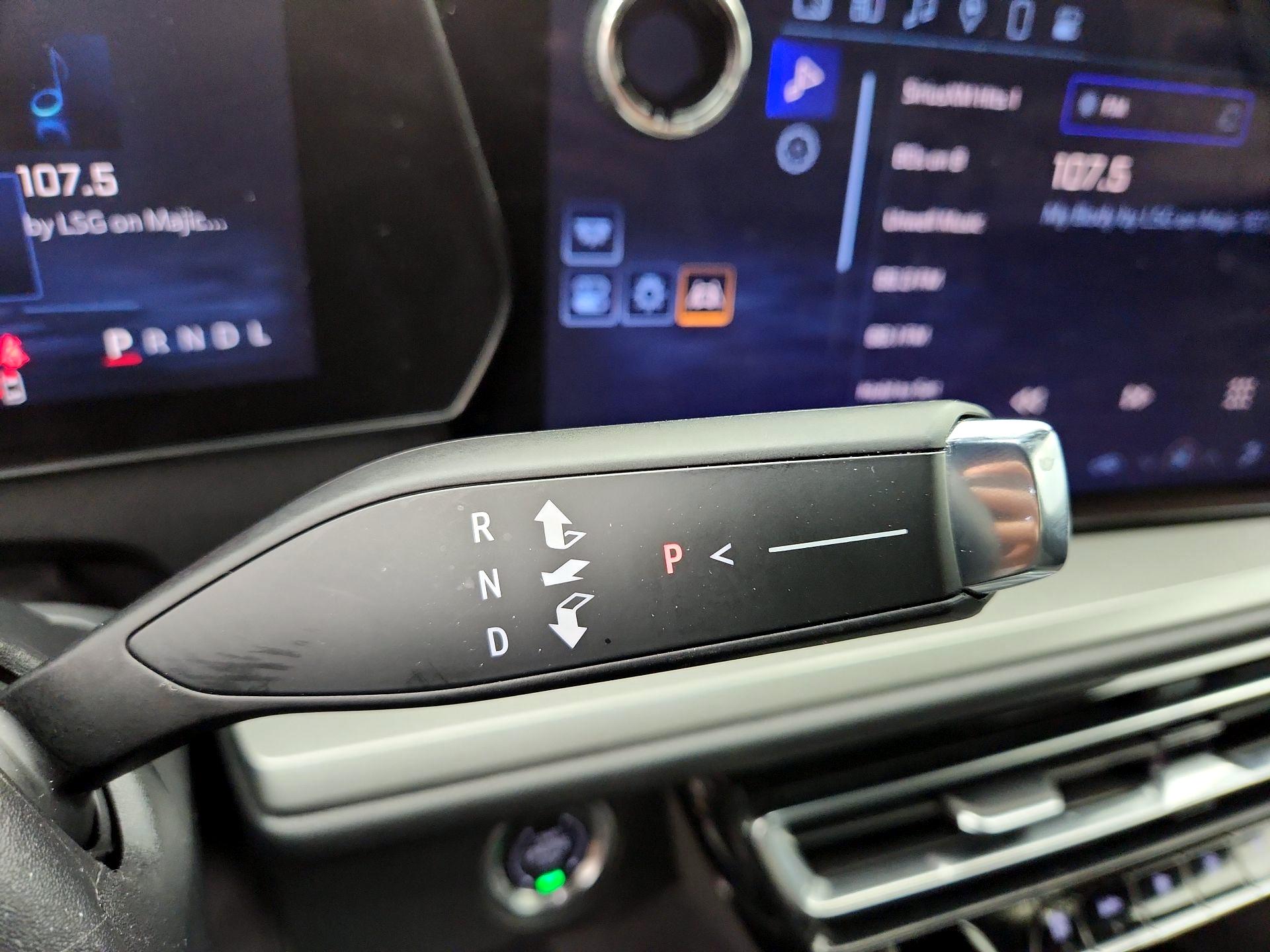 Thumbnail: 2025 Chevrolet Traverse - 18