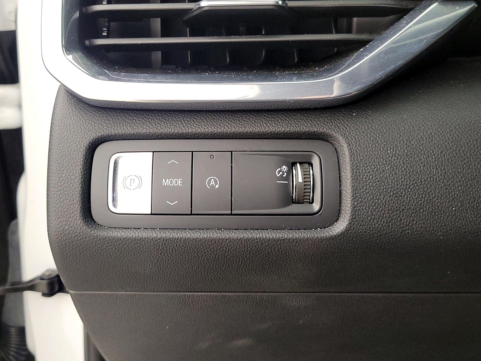 Thumbnail: 2025 GMC Acadia - 13