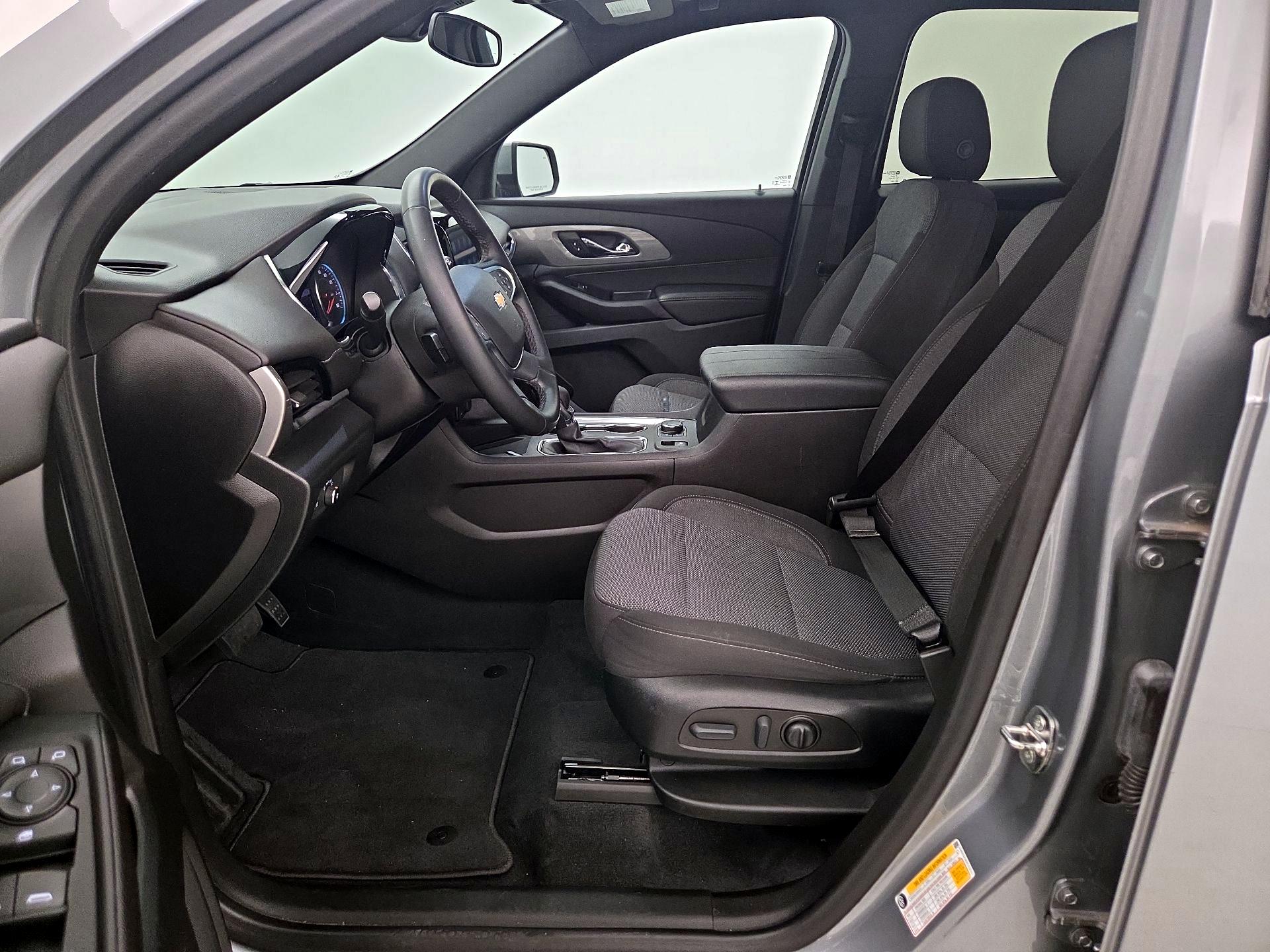 Thumbnail: 2023 Chevrolet Traverse - 11