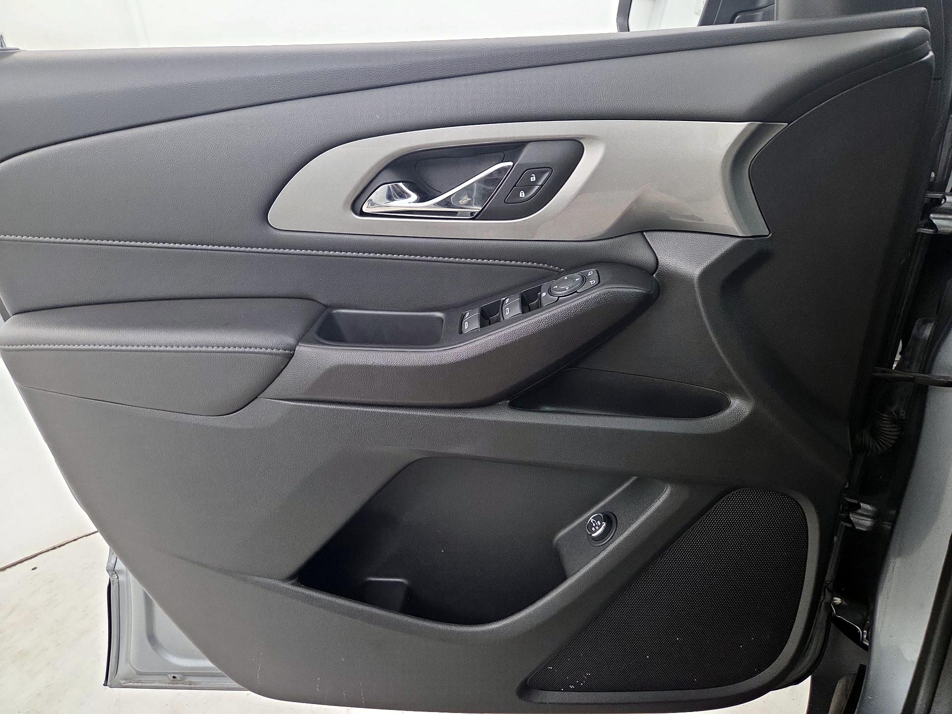 Thumbnail: 2023 Chevrolet Traverse - 12