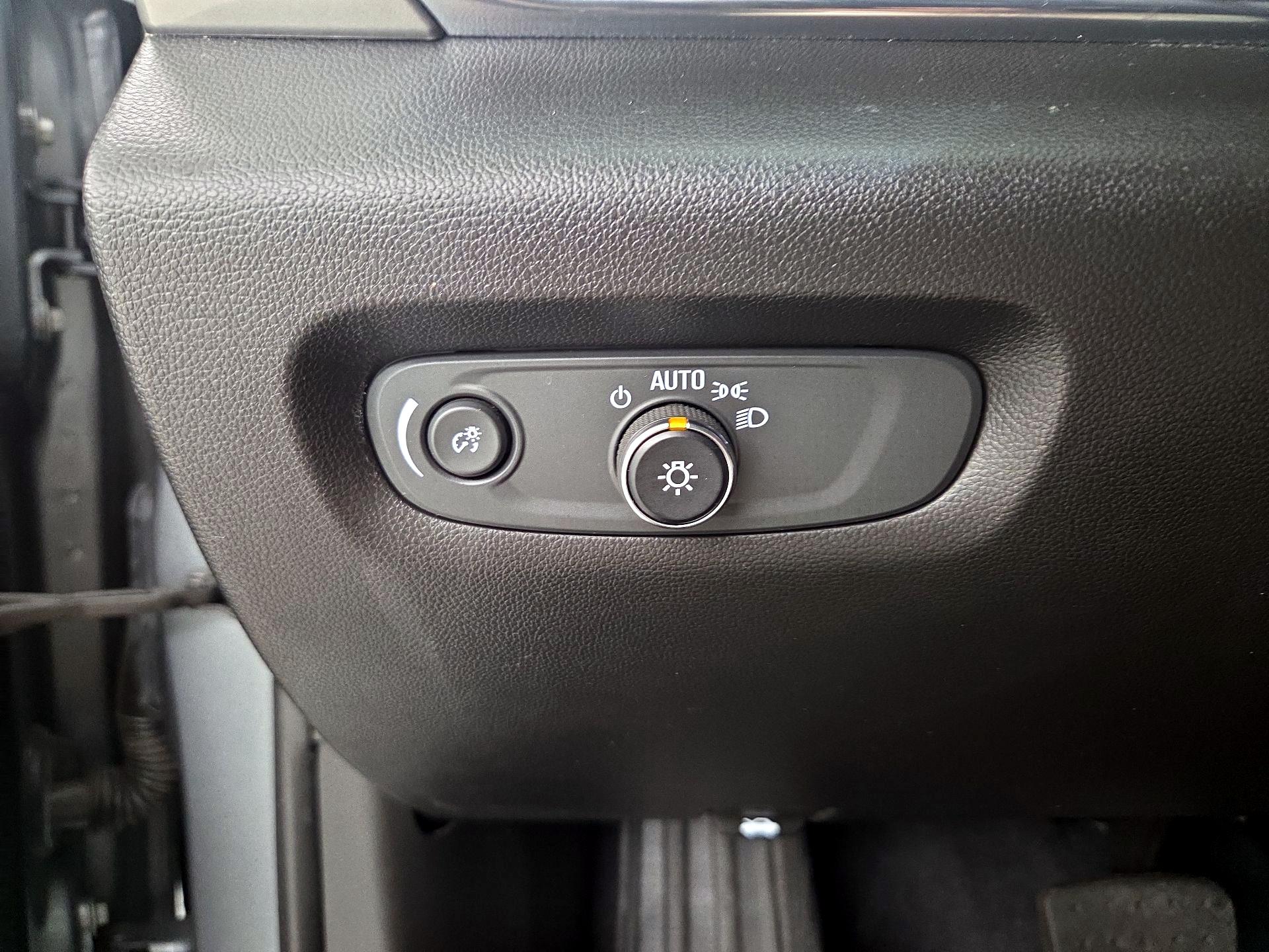 Thumbnail: 2023 Chevrolet Traverse - 13