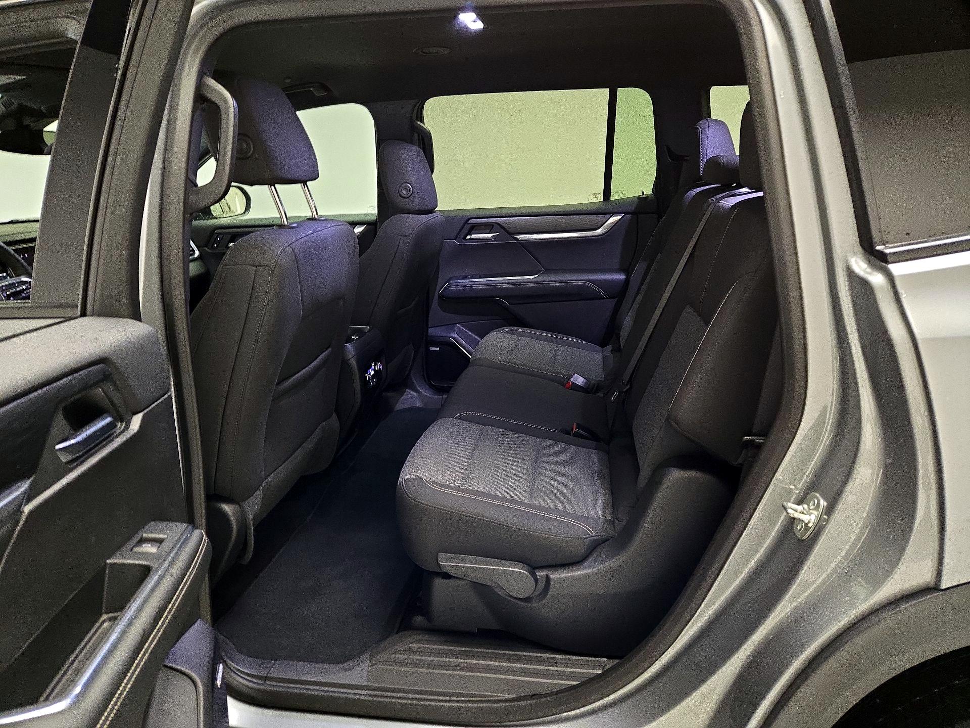 Thumbnail: 2025 GMC Acadia - 19