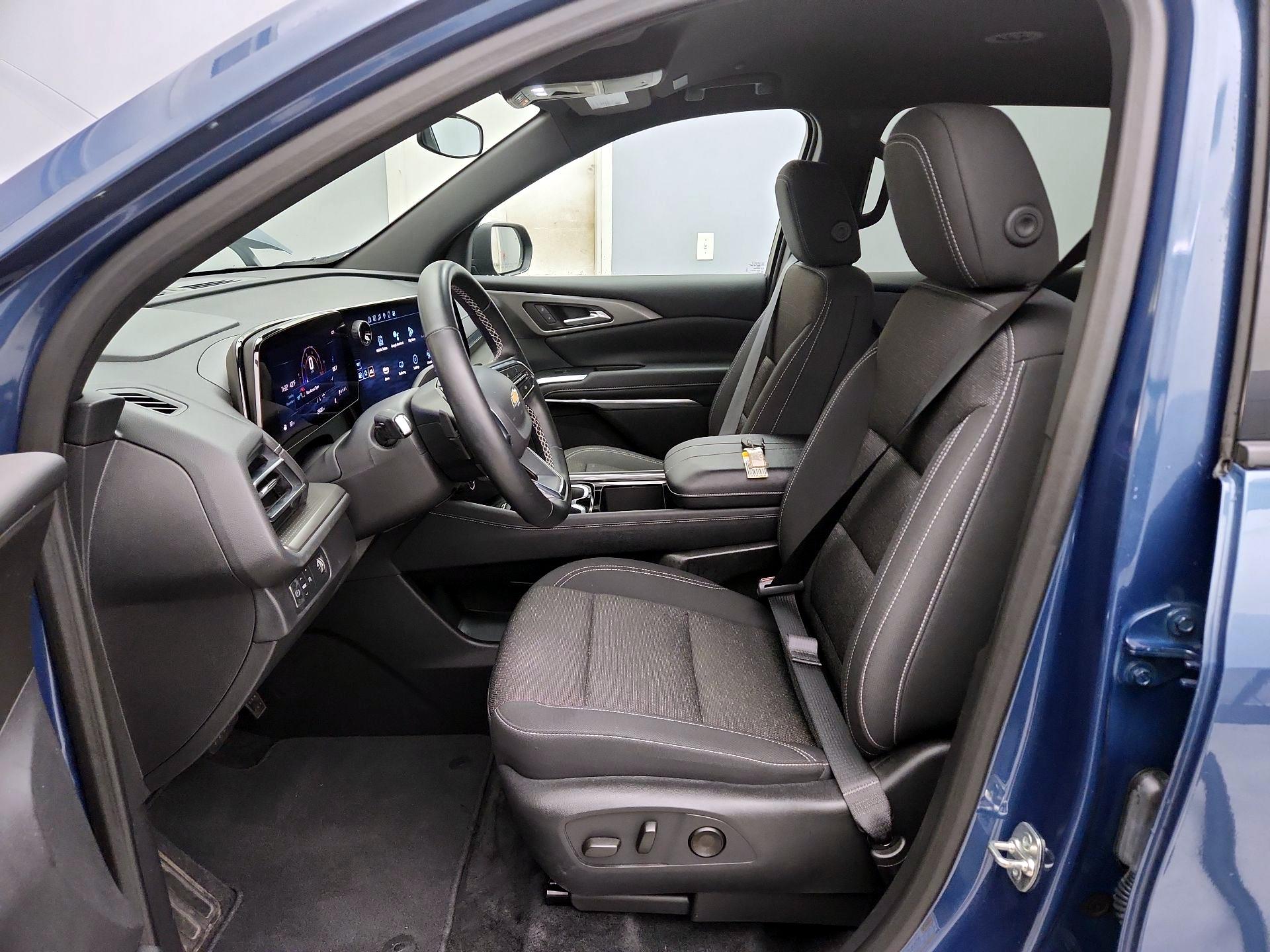 Thumbnail: 2025 Chevrolet Traverse - 11