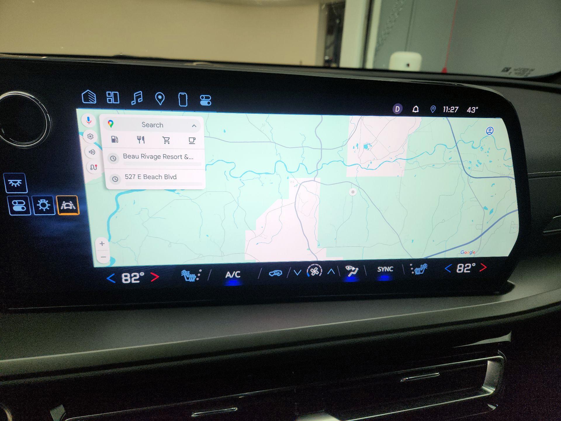 Thumbnail: 2025 Chevrolet Traverse - 14